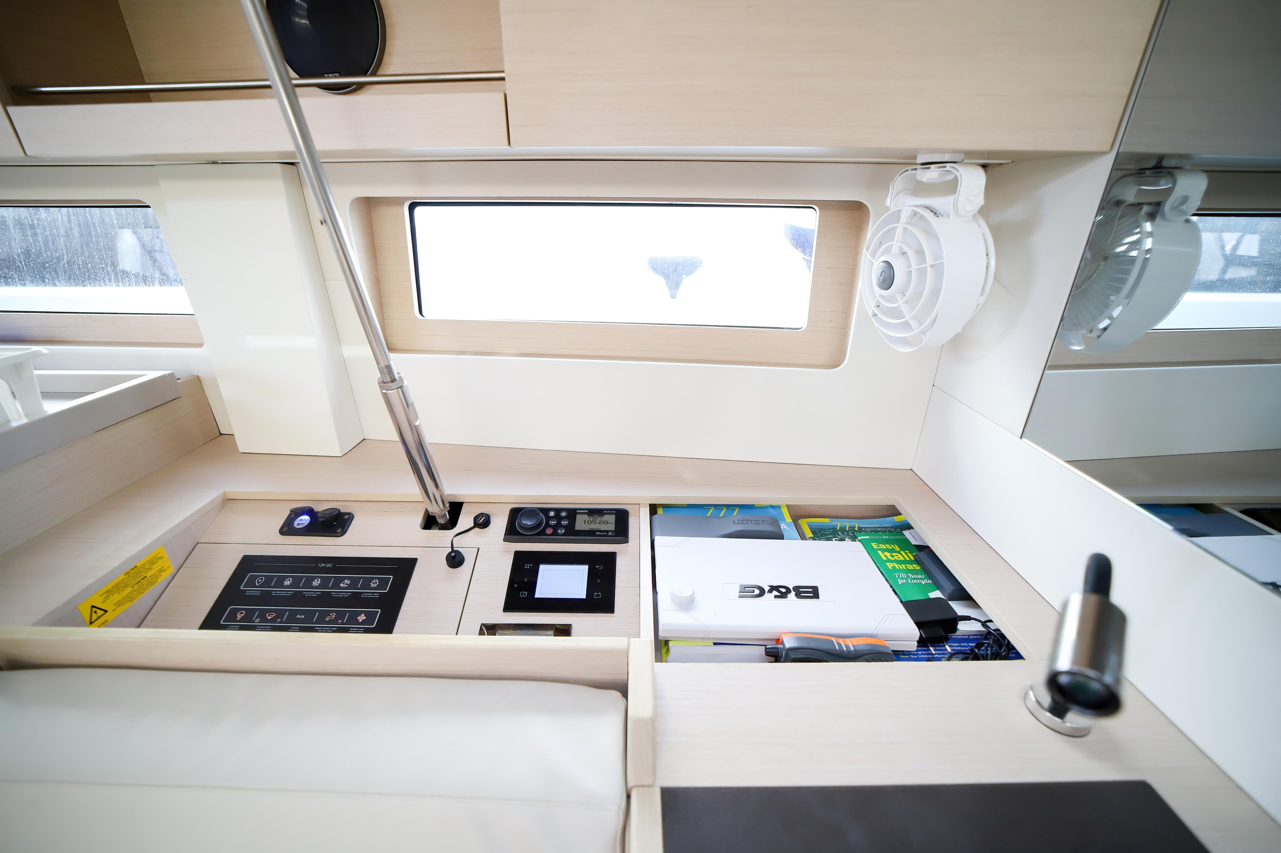 Oceanis 51.1 — photo 4