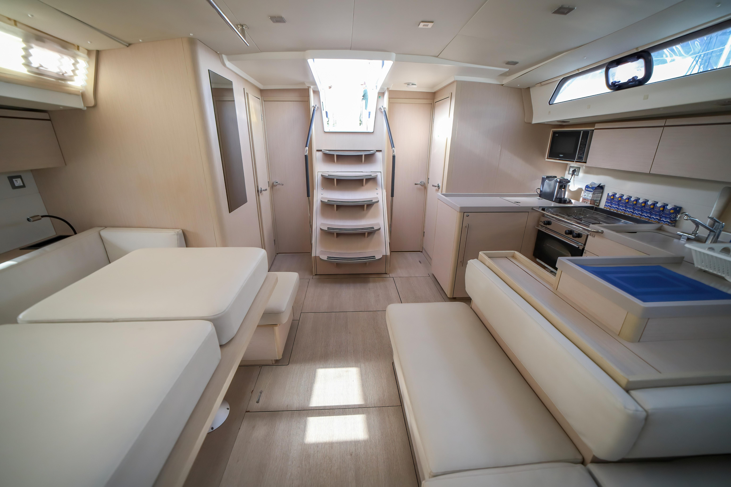 Oceanis 51.1 — photo 11