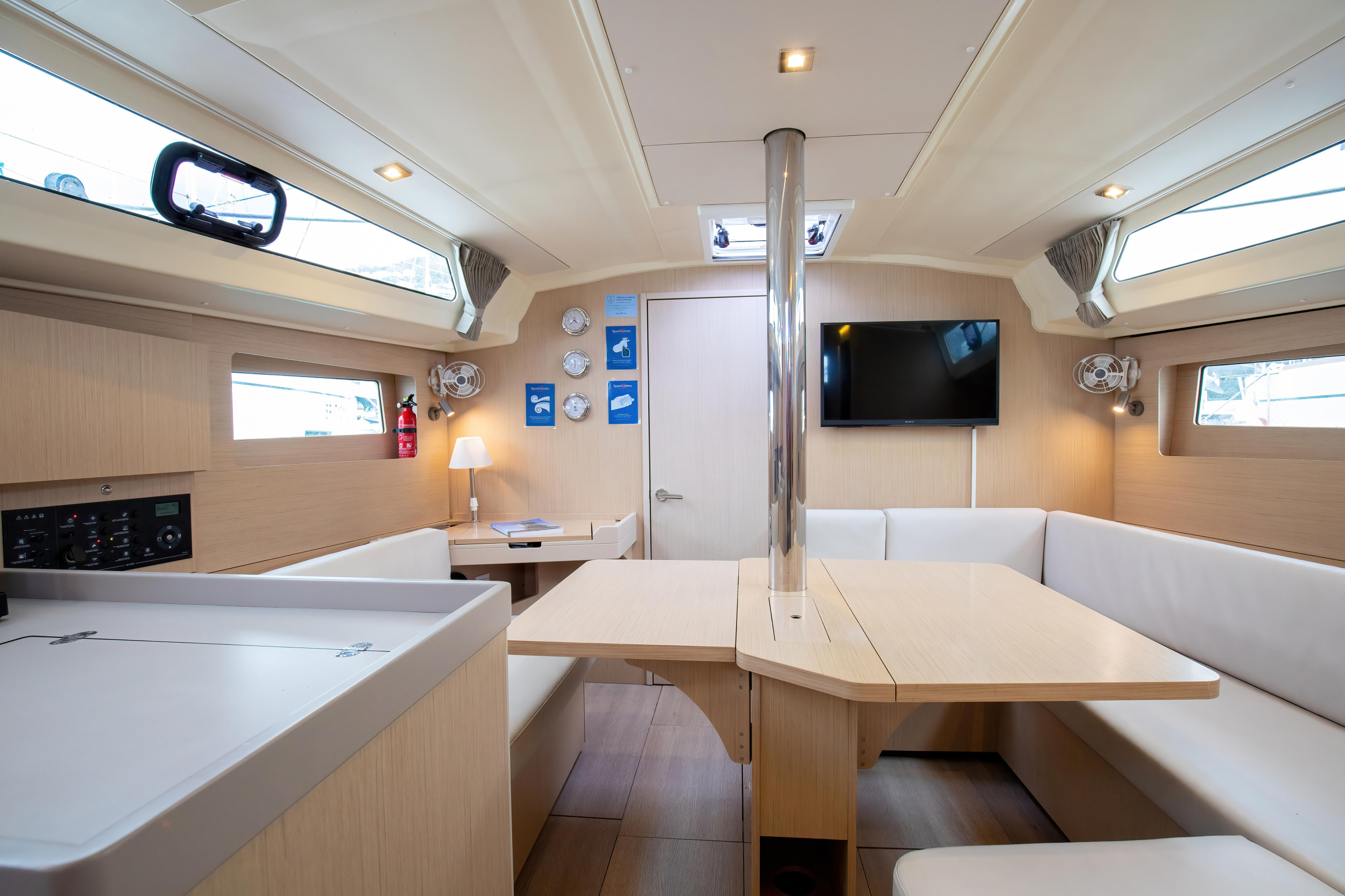 Oceanis 41.1 — photo 10