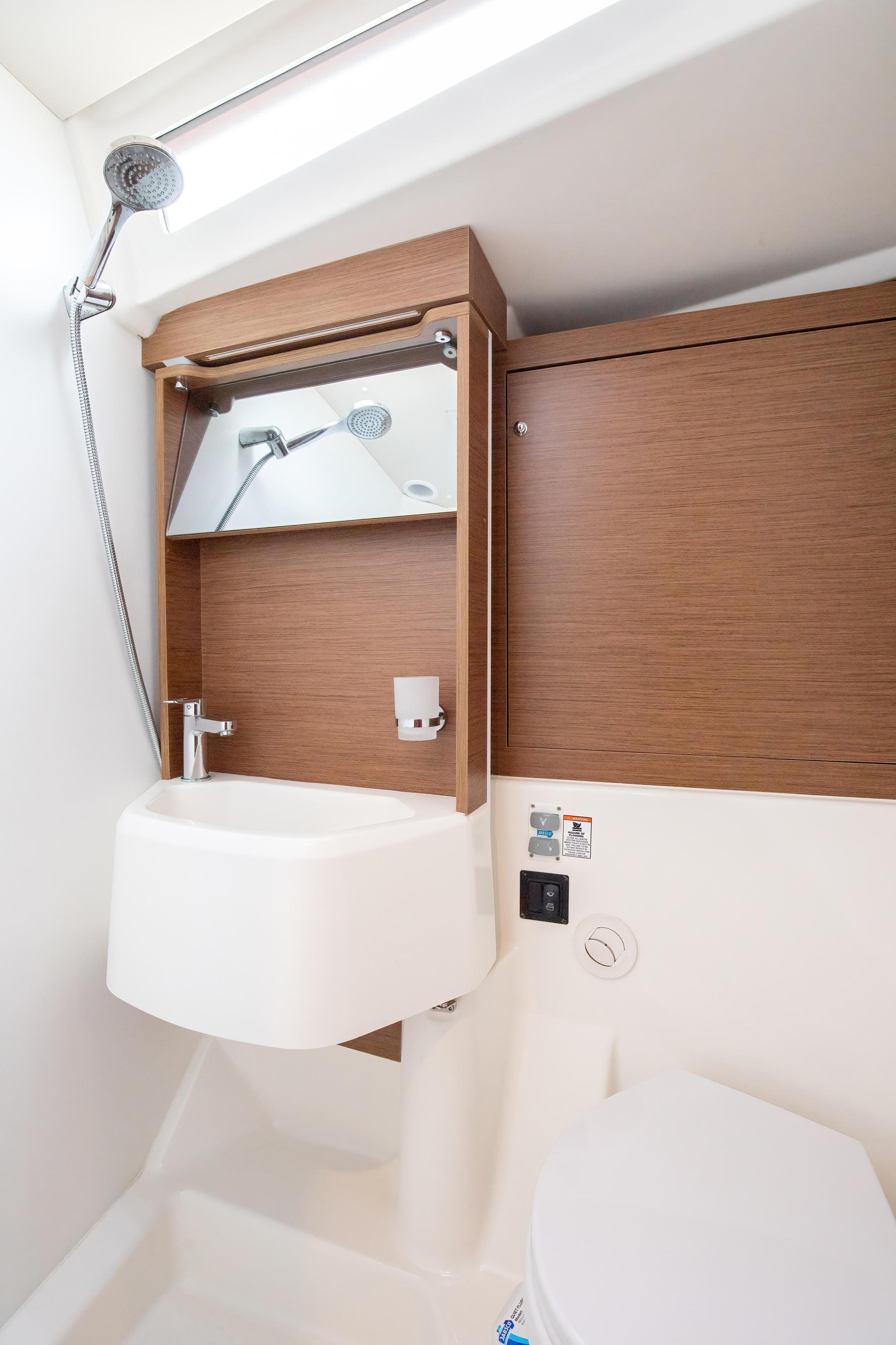 Oceanis 51.1 — photo 27