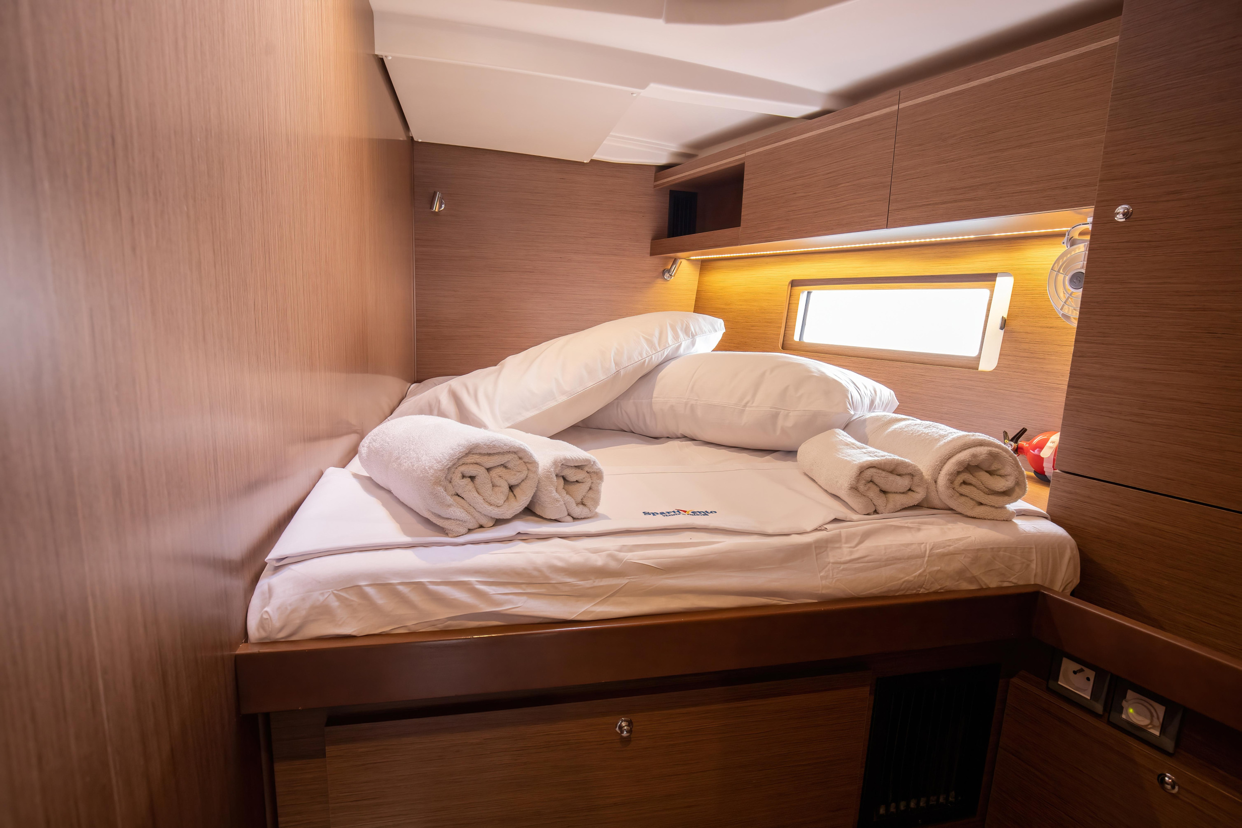 Oceanis 51.1 — photo 26