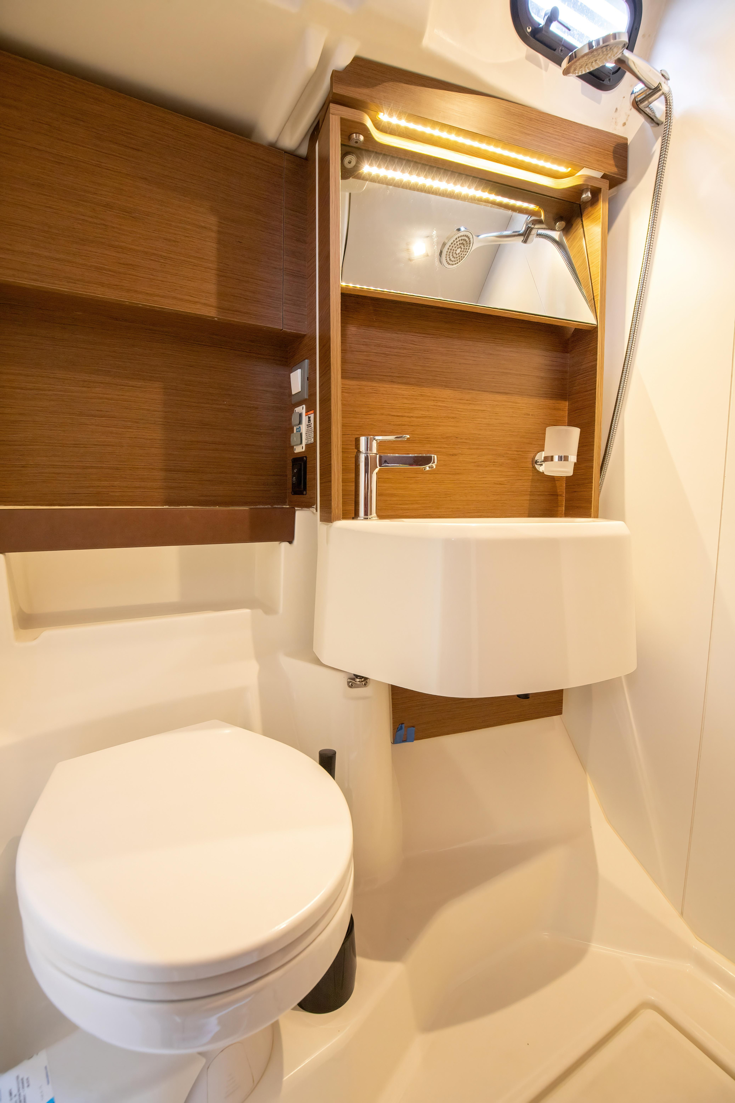 Oceanis 51.1 — photo 20
