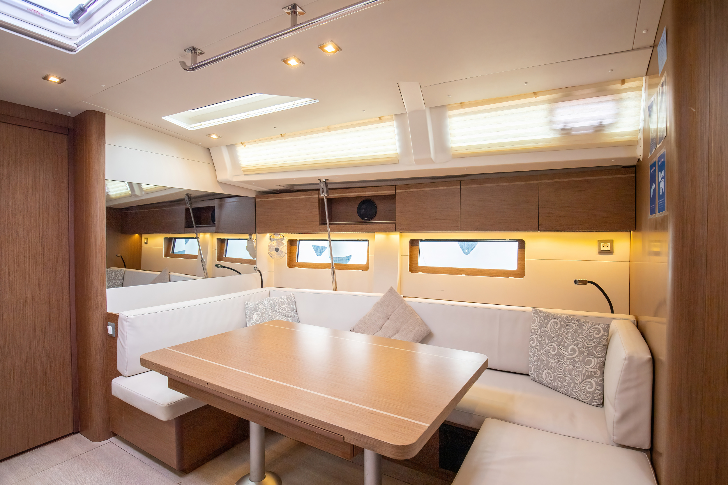 Oceanis 51.1 — photo 29