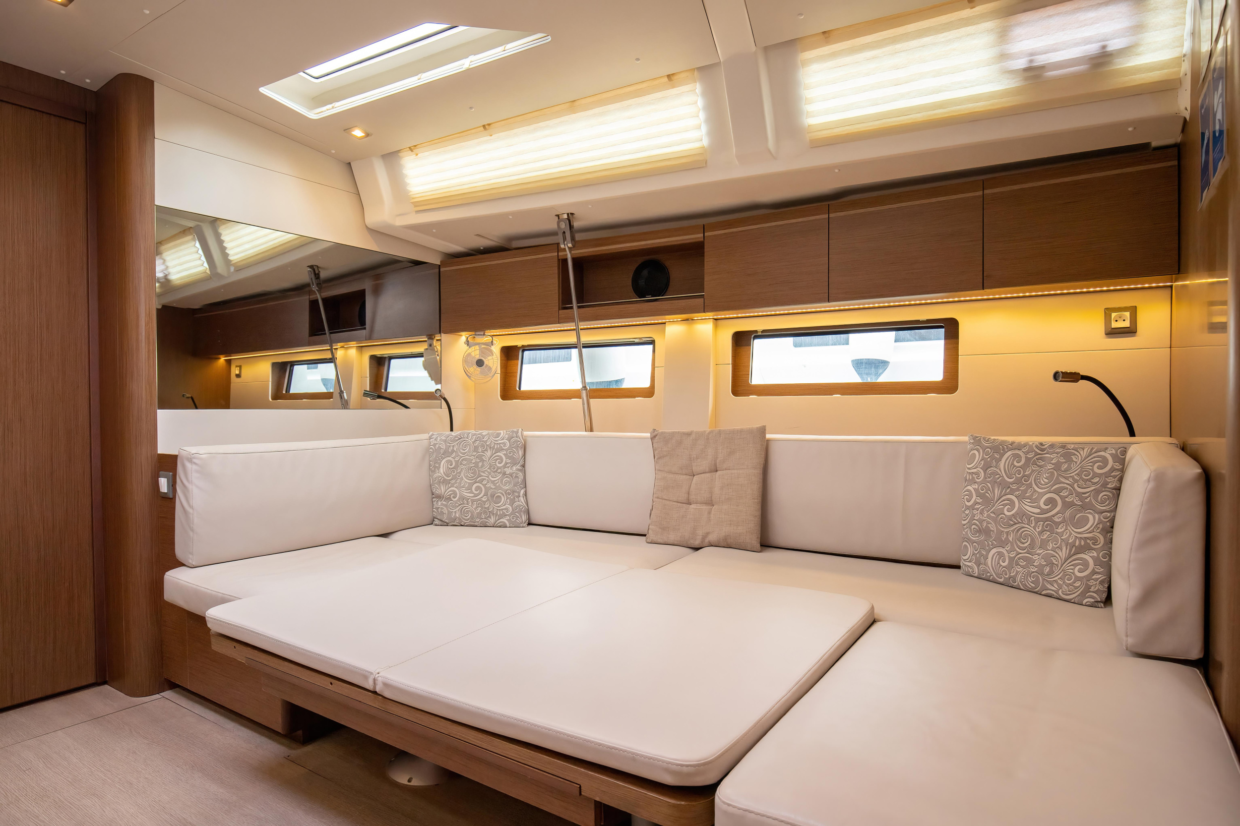 Oceanis 51.1 — photo 14
