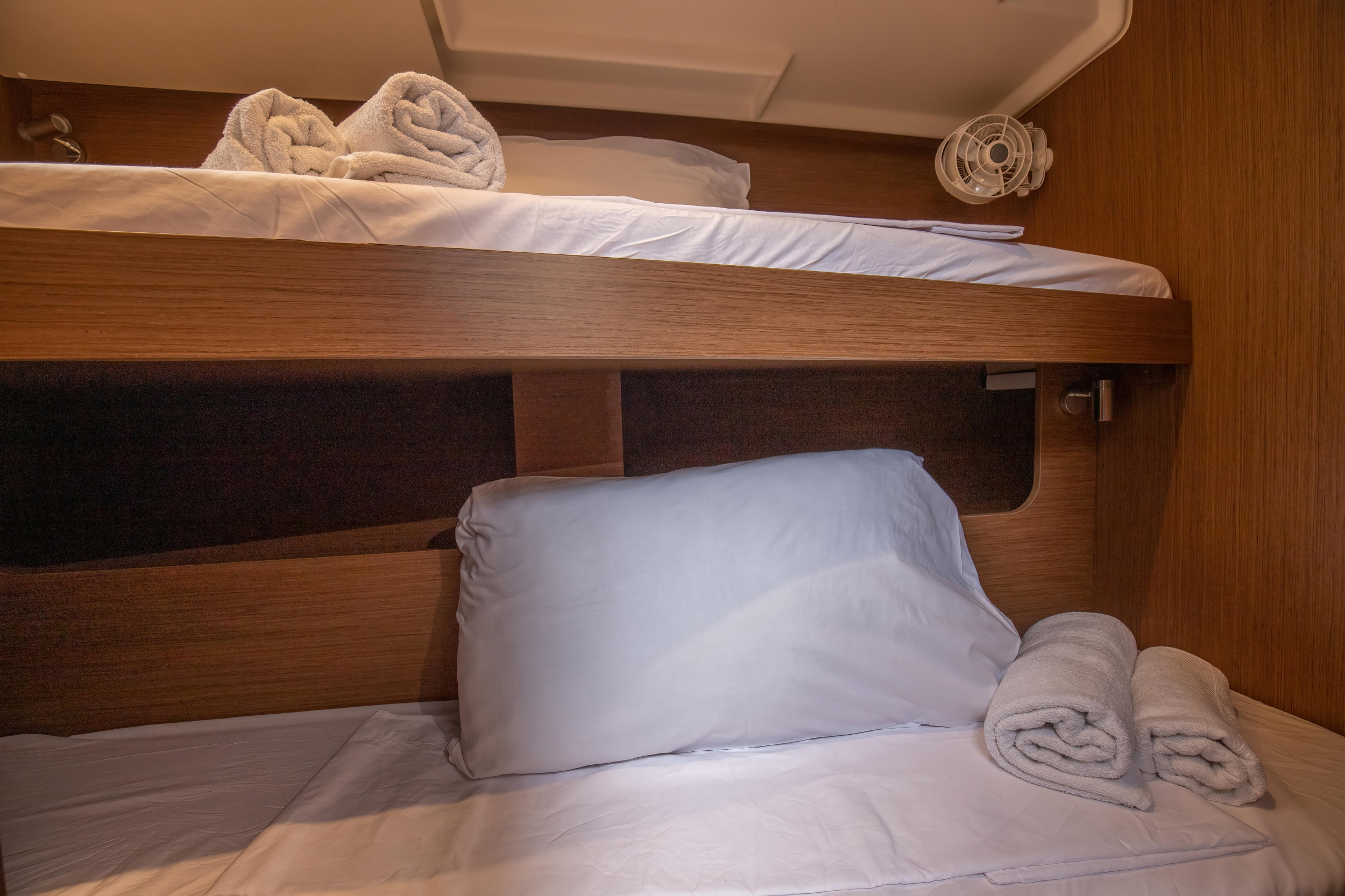 Oceanis 51.1 — photo 33
