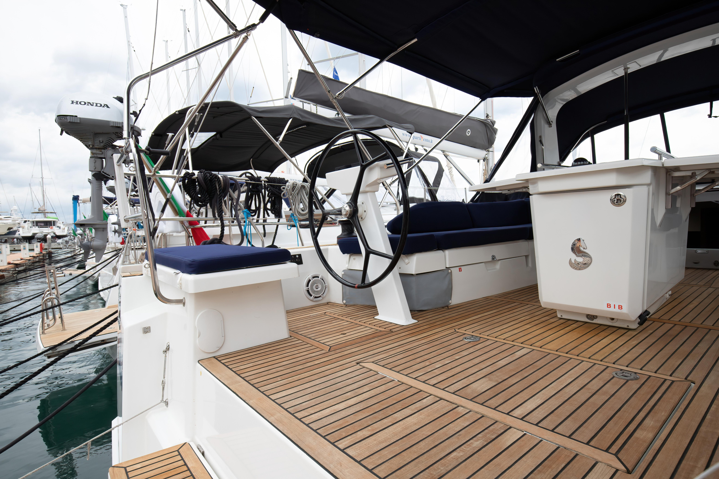 Oceanis 51.1 — photo 17