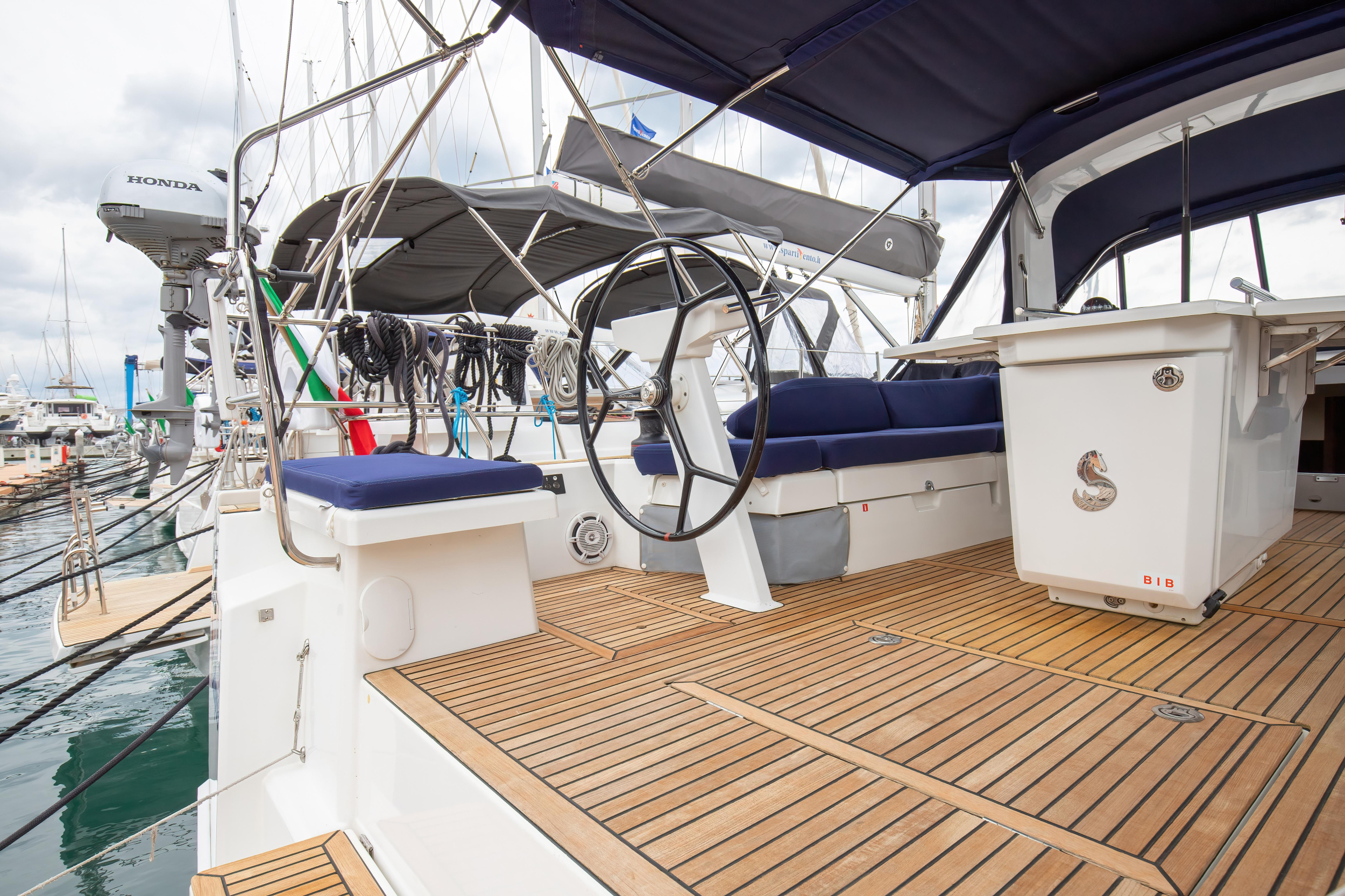 Oceanis 51.1 — photo 18
