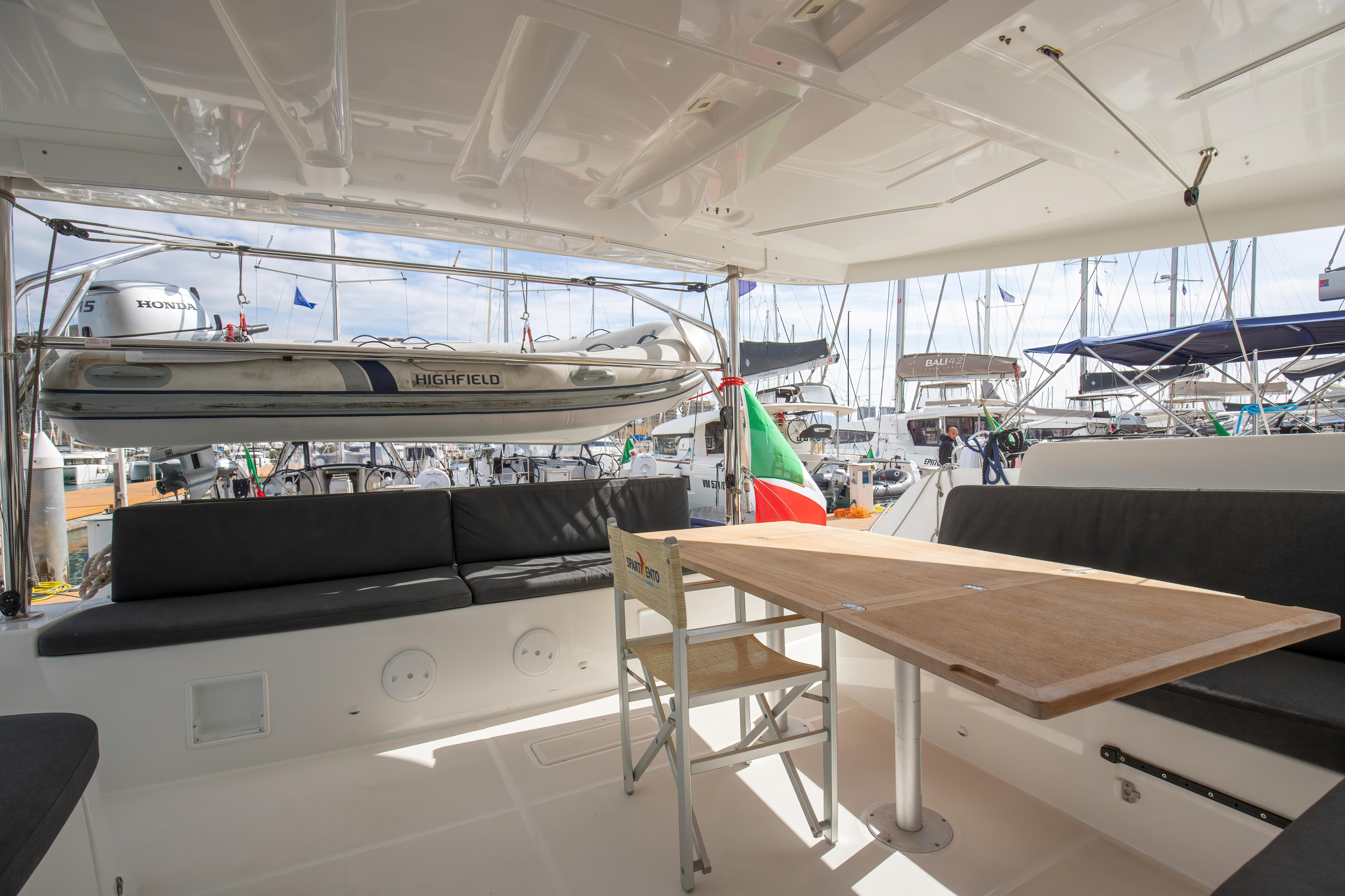 Lagoon 46 — photo 14