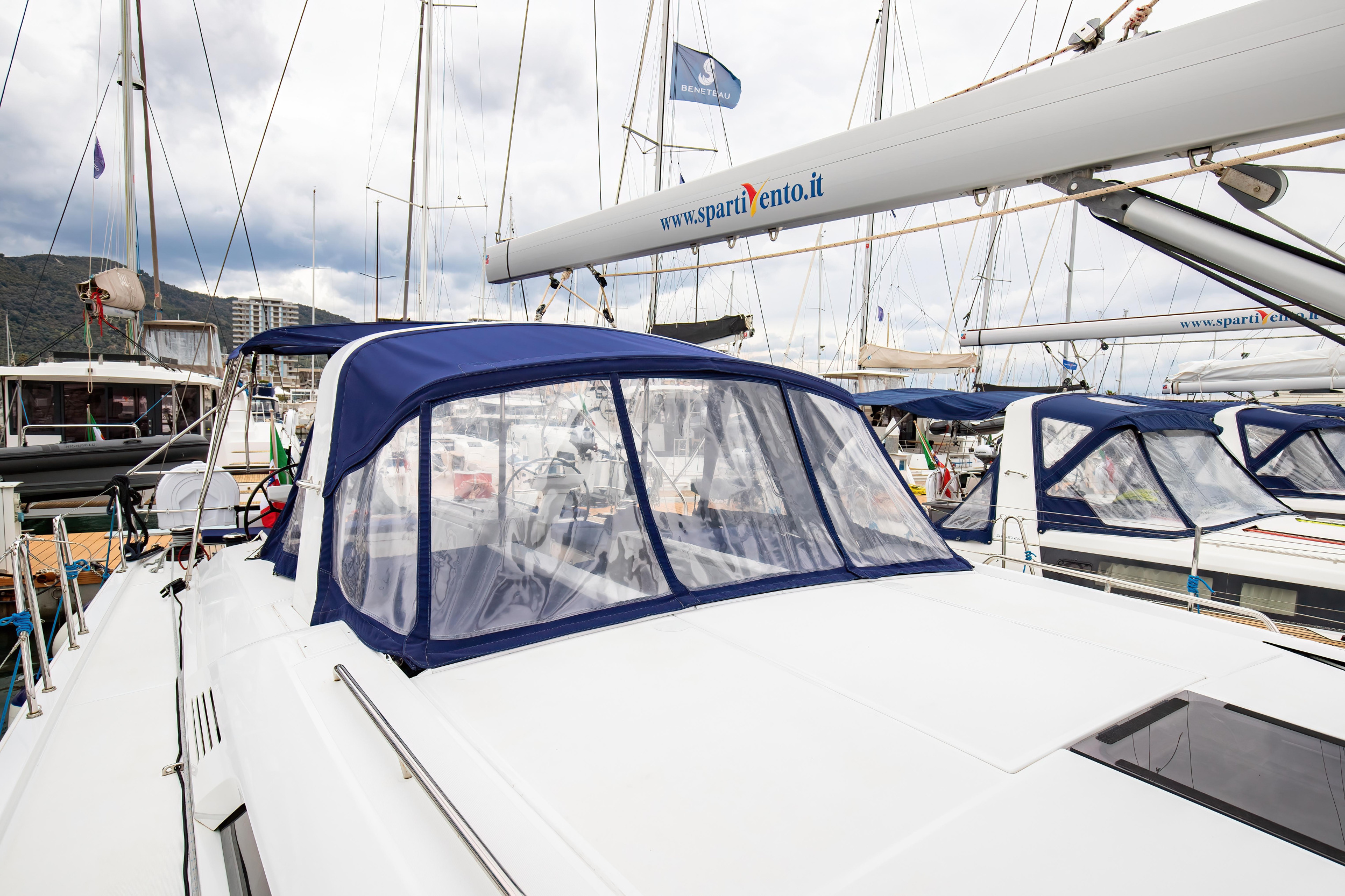 Oceanis 51.1 — photo 30