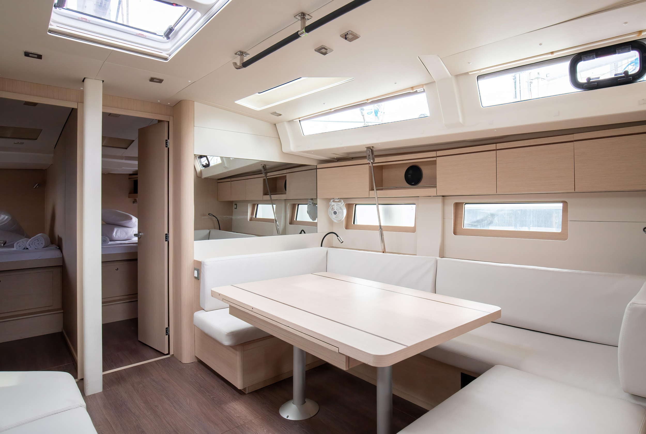 Oceanis 51.1 — photo 35