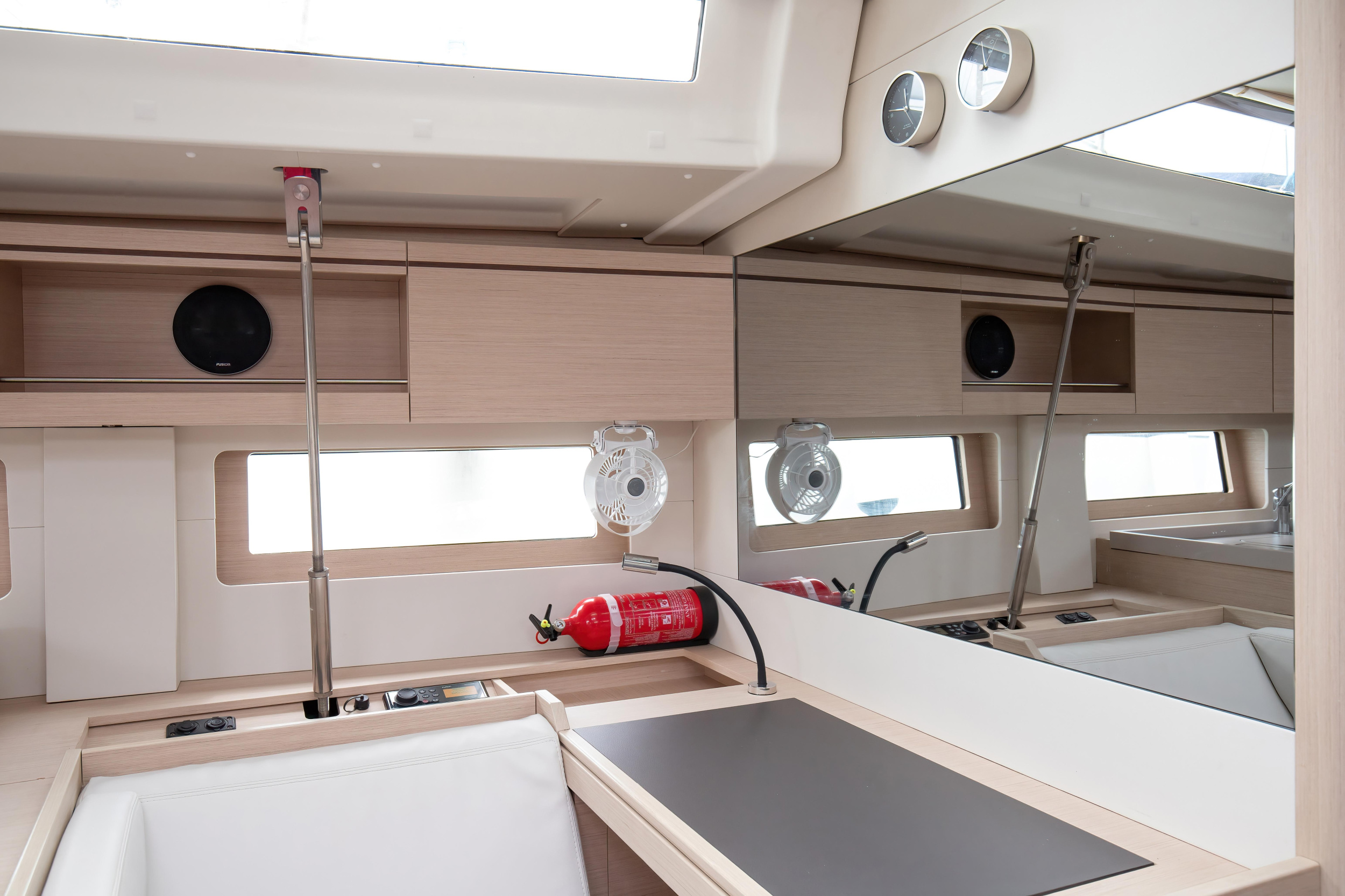 Oceanis 51.1 — photo 3