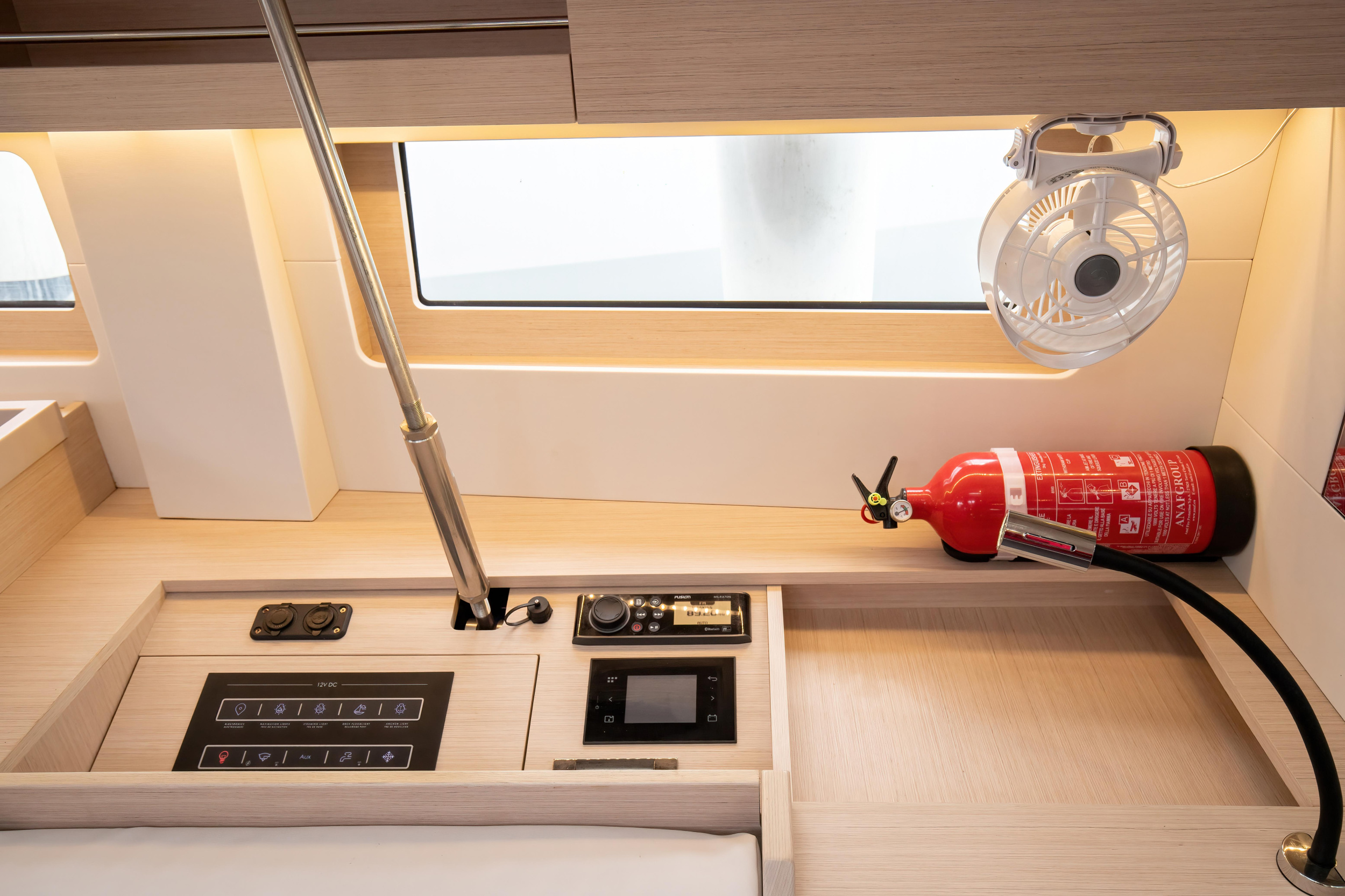 Oceanis 51.1 — photo 16