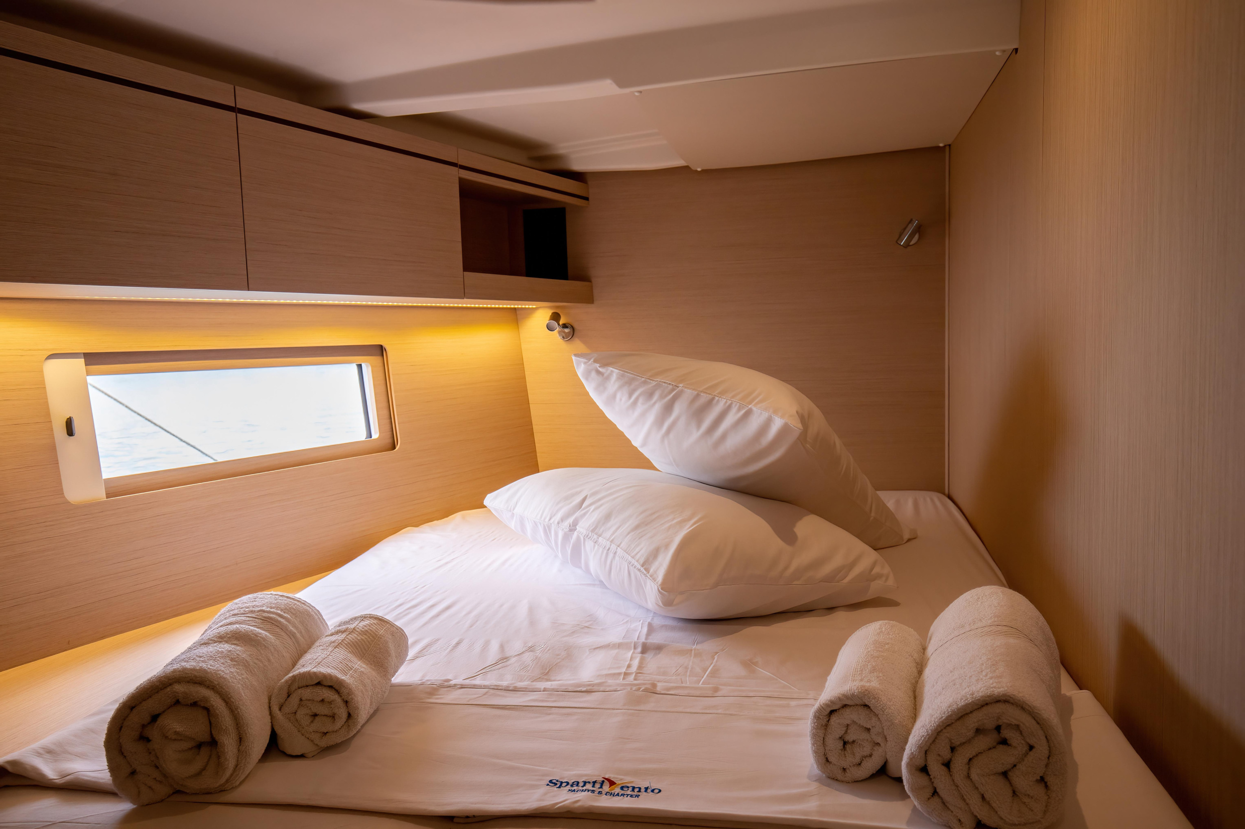 Oceanis 51.1 — photo 28