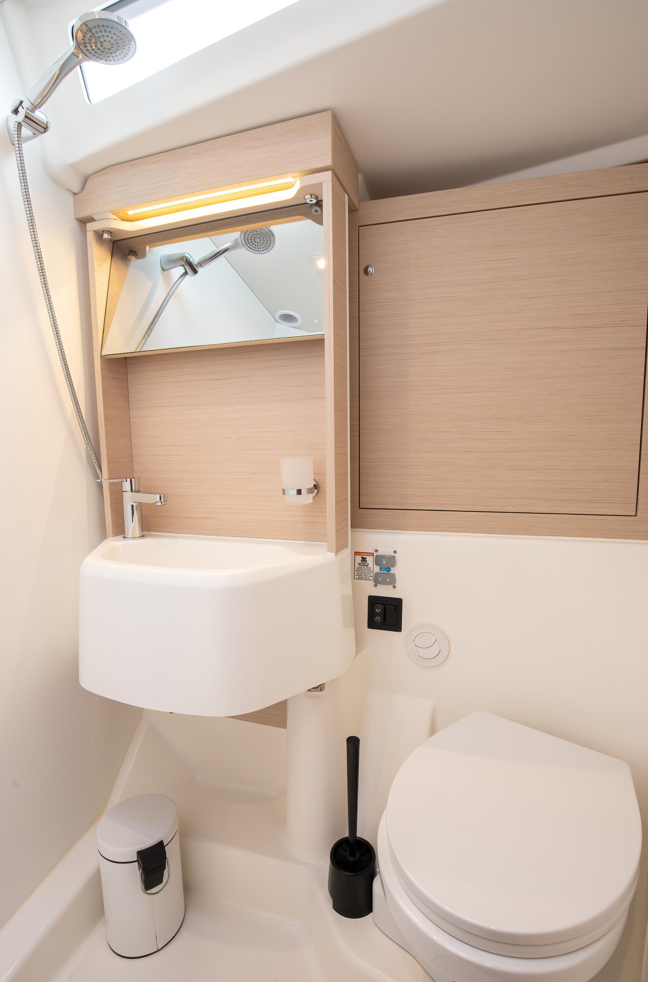 Oceanis 51.1 — photo 37