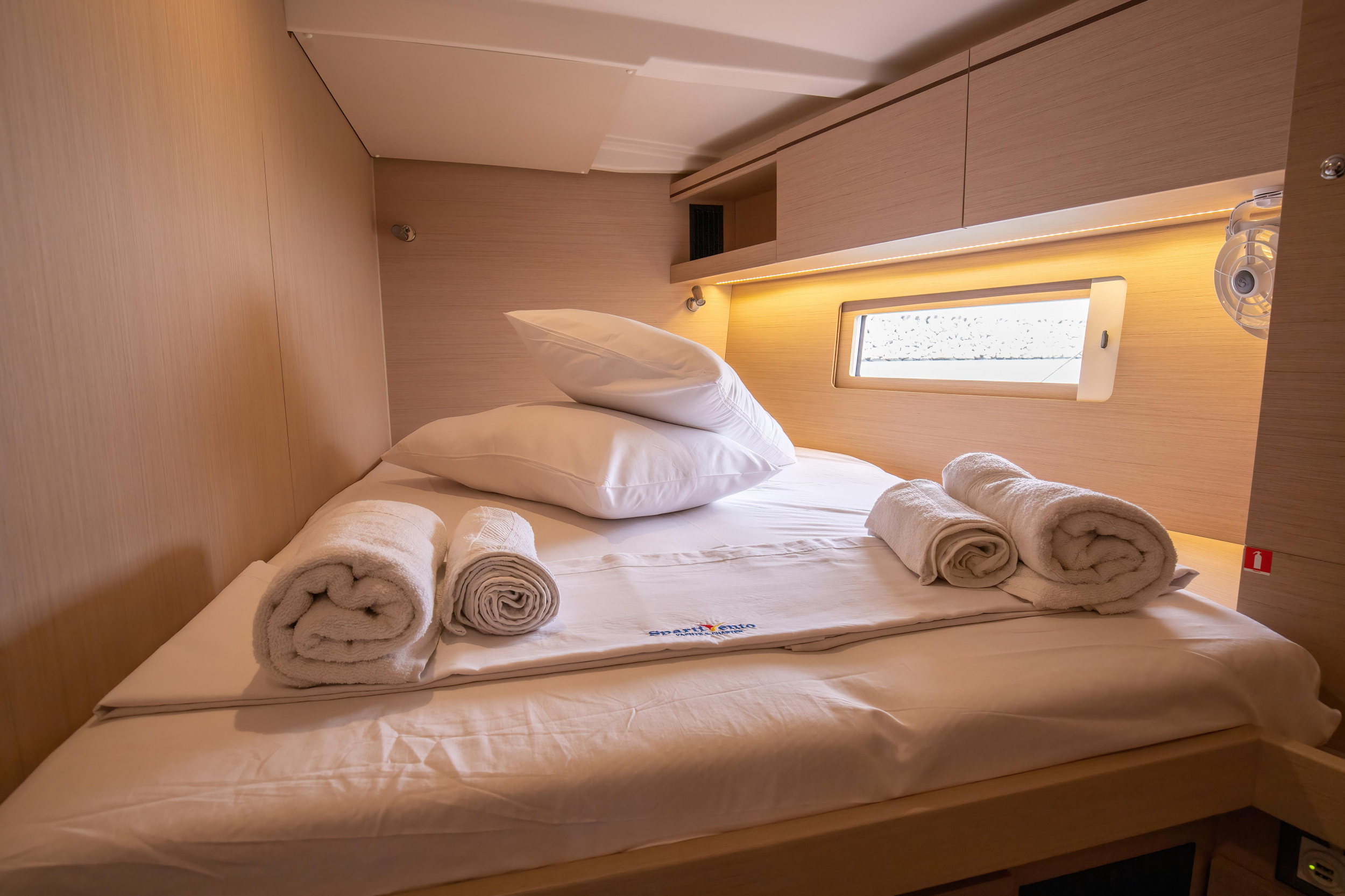 Oceanis 51.1 — photo 22