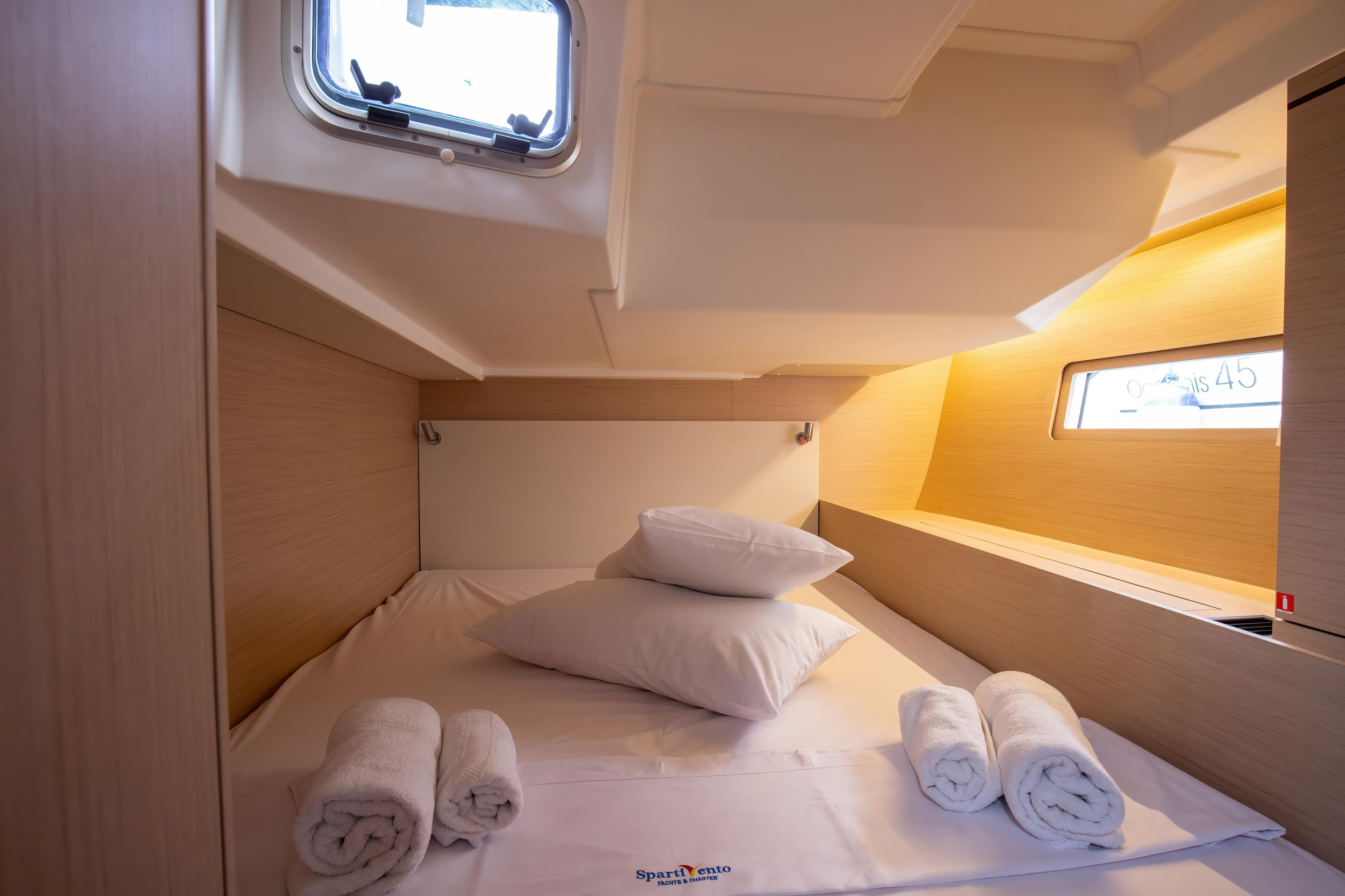 Oceanis 51.1 — photo 27