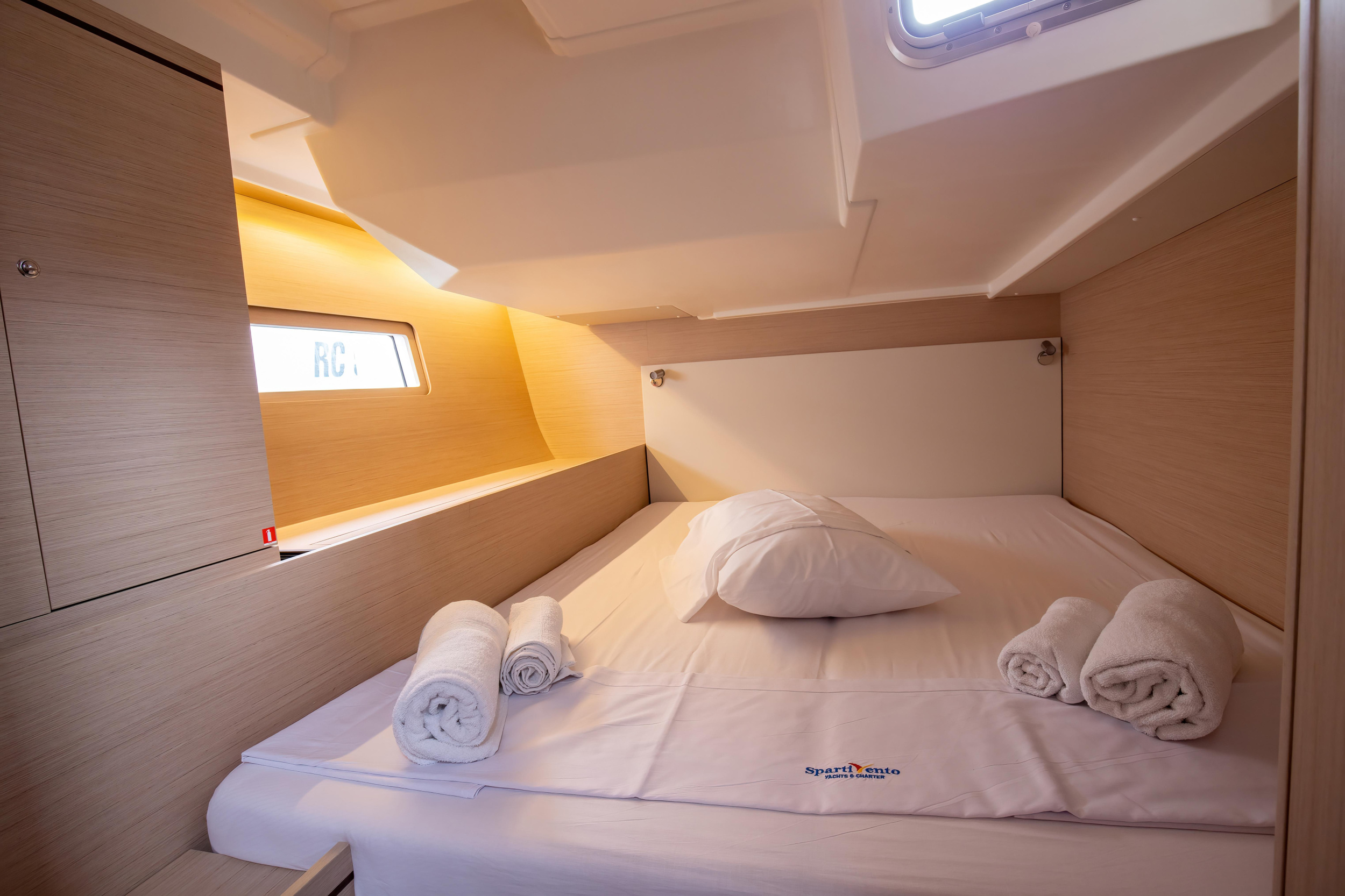 Oceanis 51.1 — photo 24