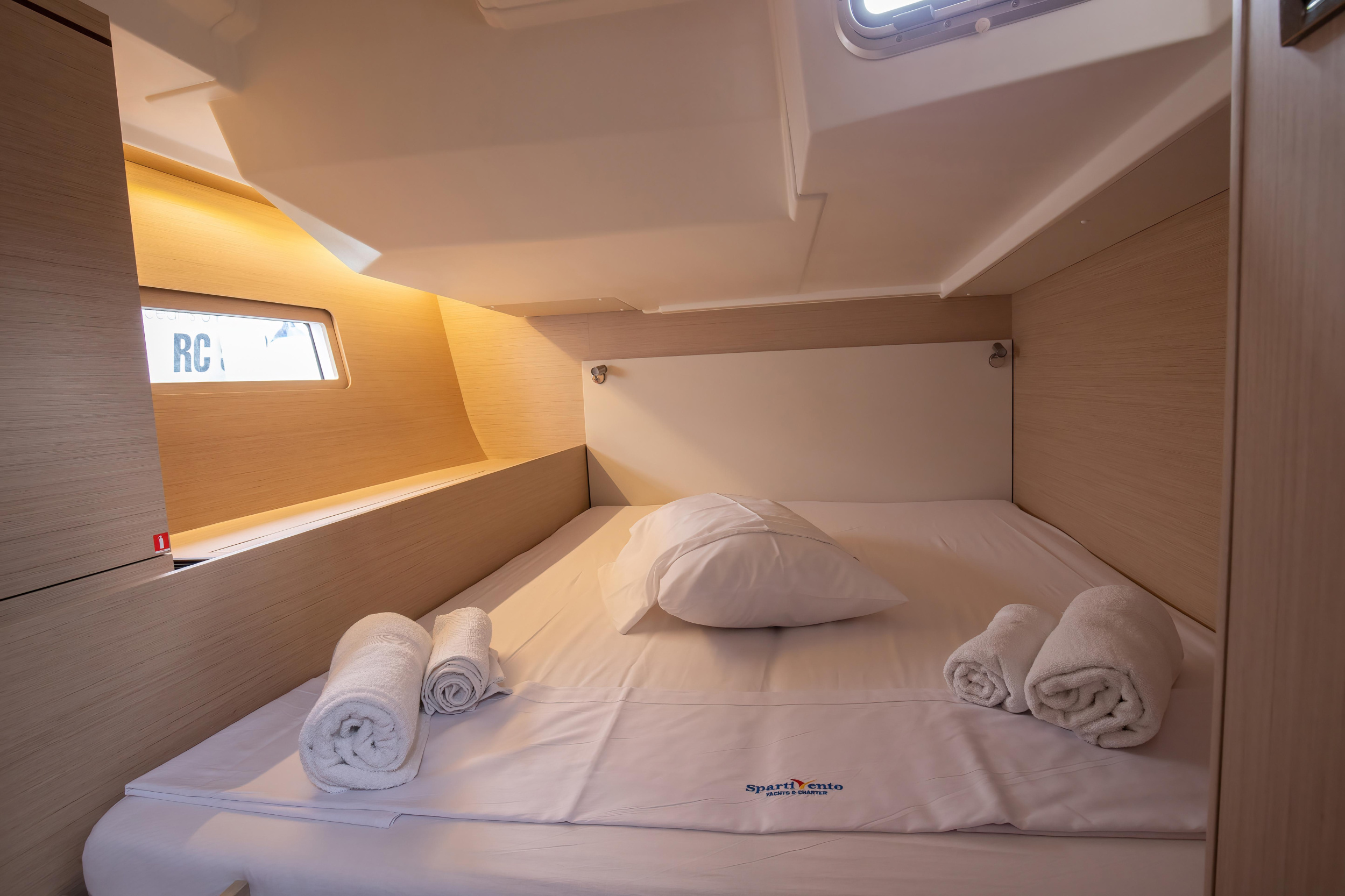 Oceanis 51.1 — photo 33