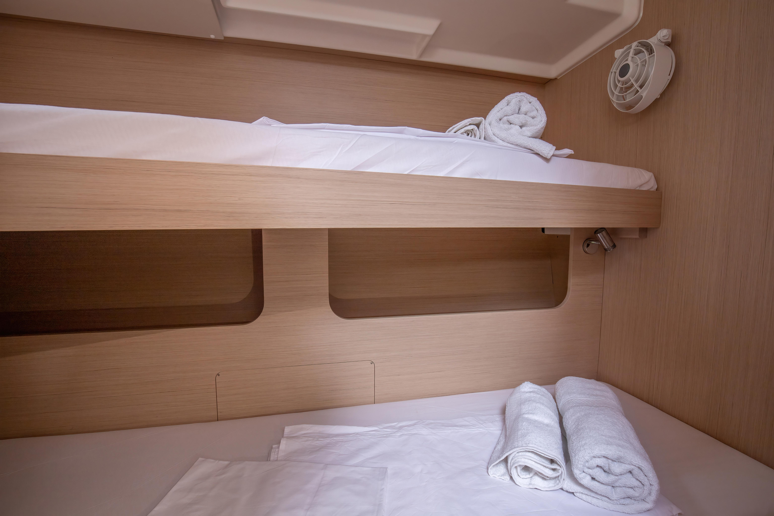 Oceanis 51.1 — photo 21