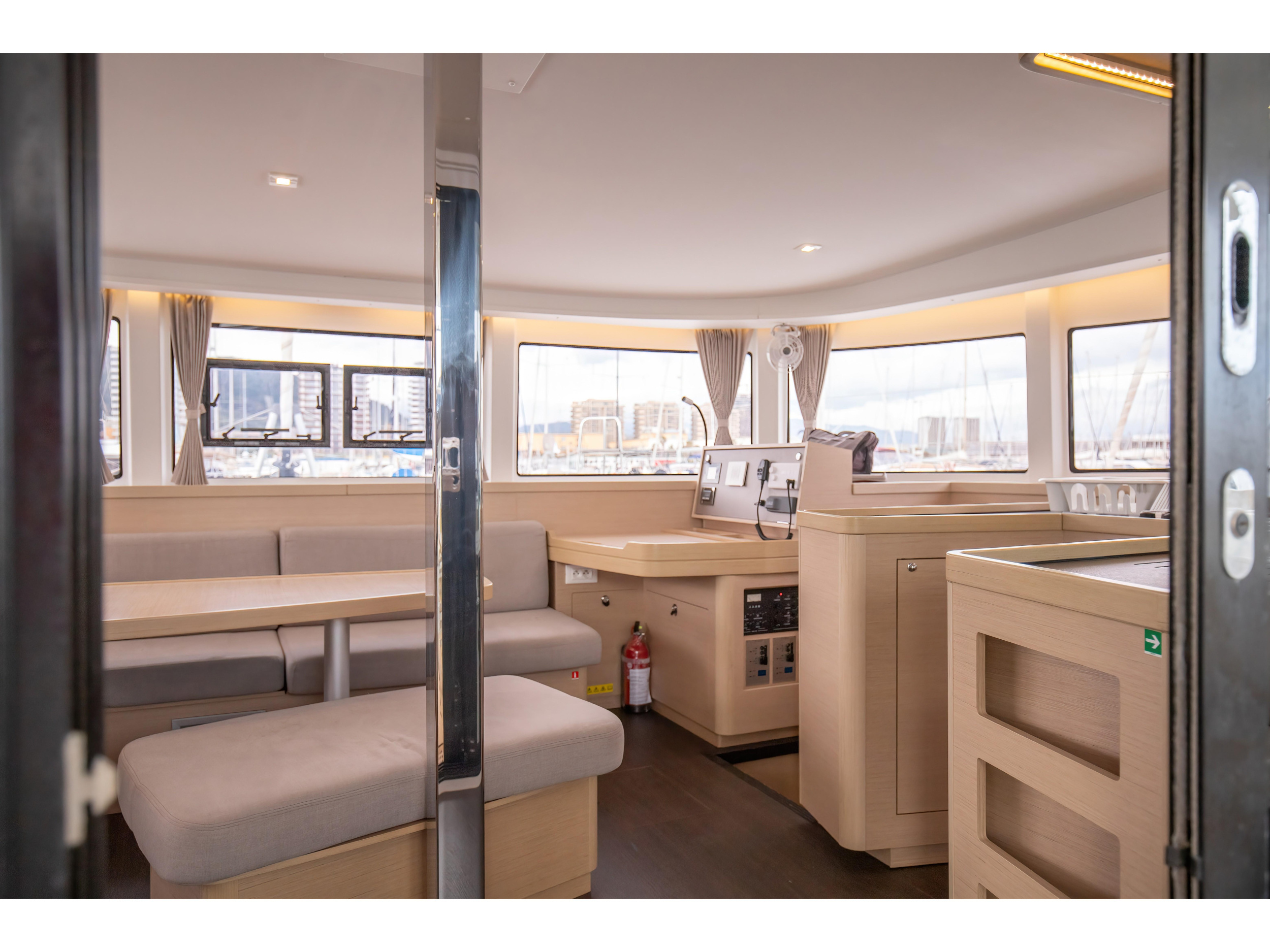 Lagoon 42 — photo 14
