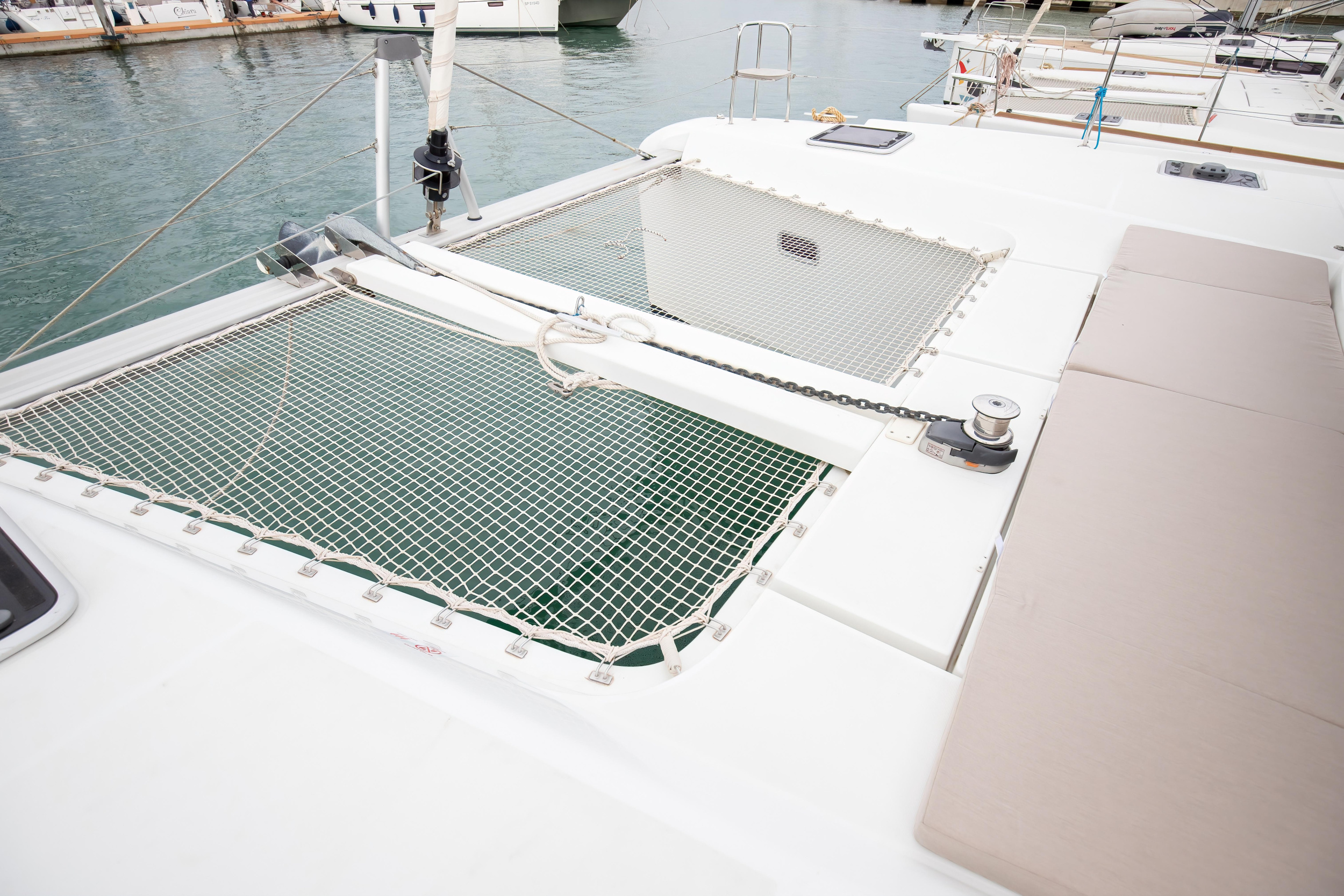 Lagoon 42 — photo 38
