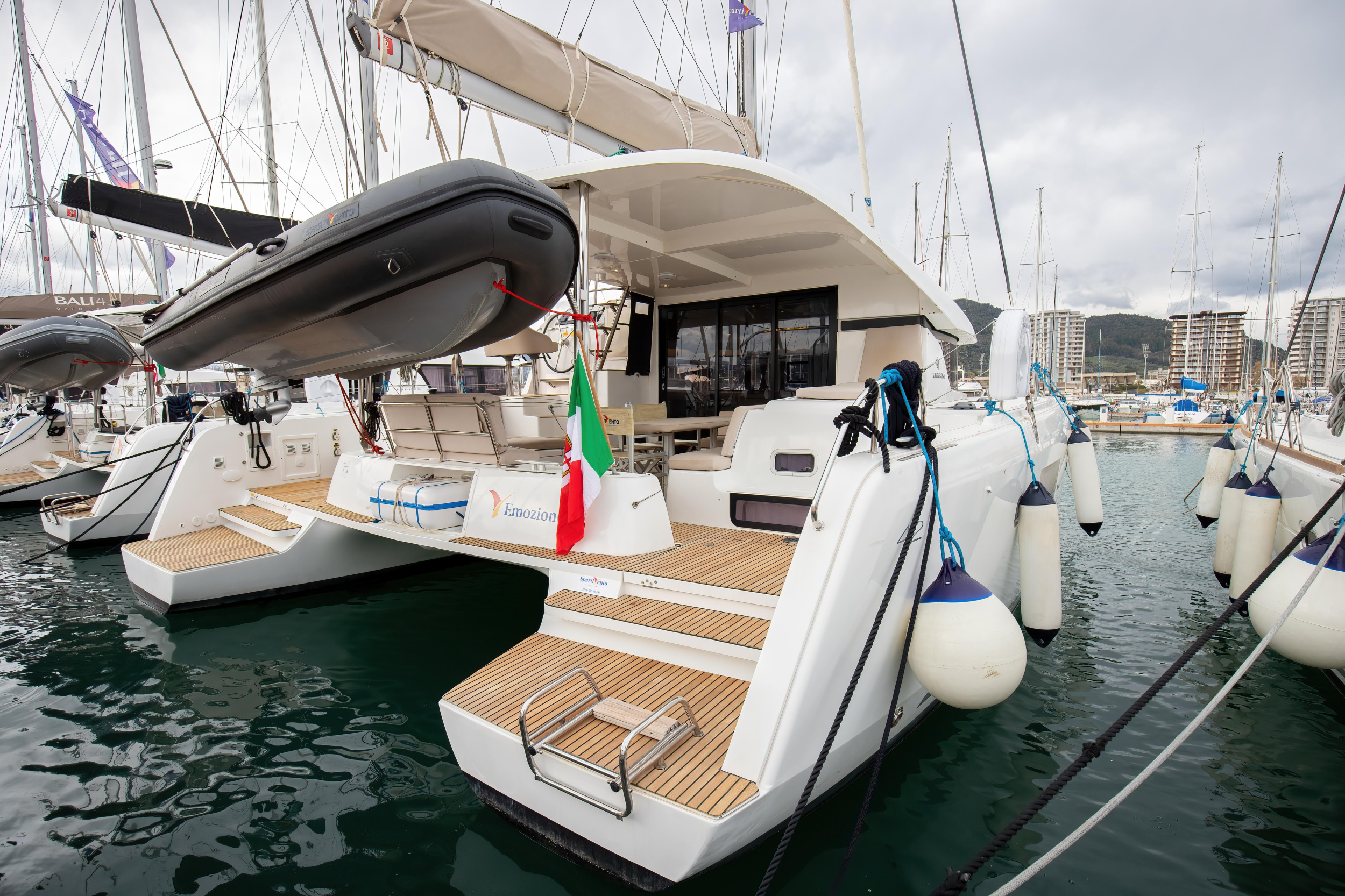 Lagoon 42 — photo 15