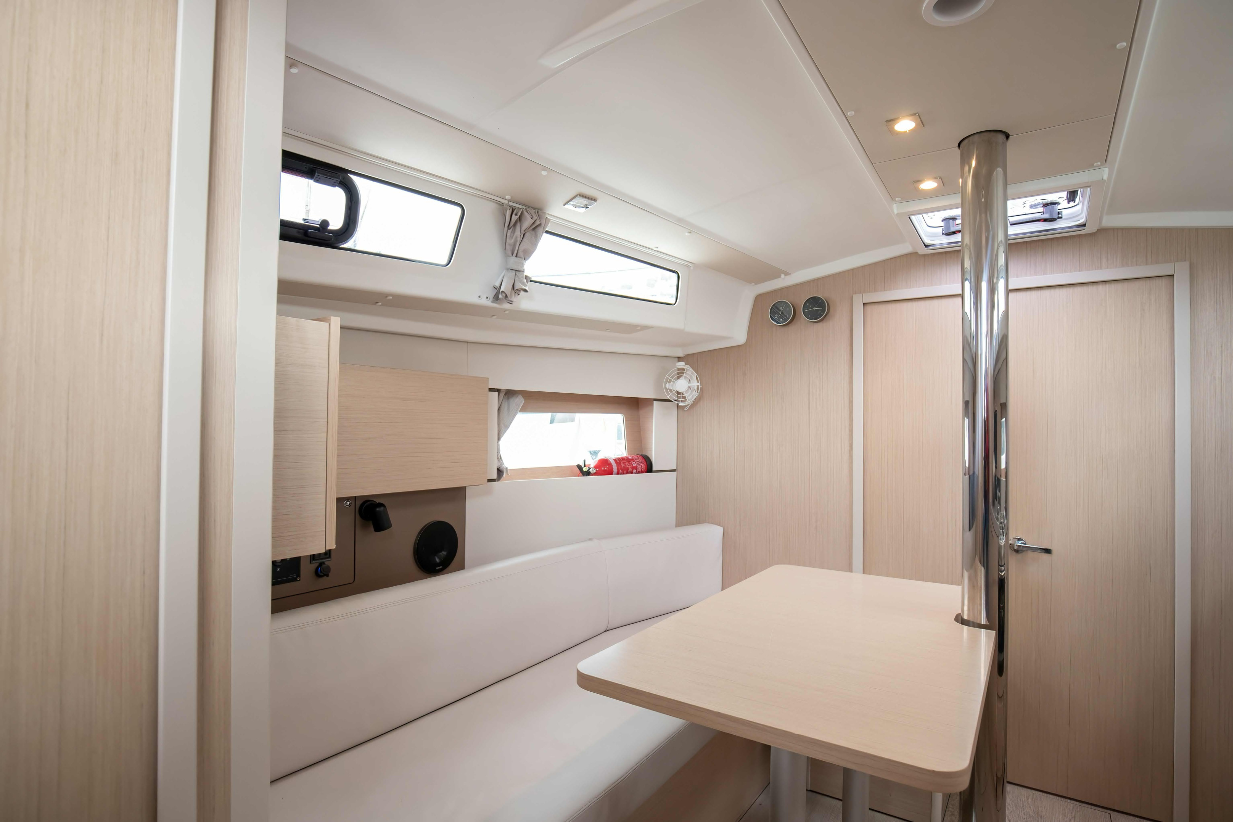 Oceanis 38.1 — photo 21