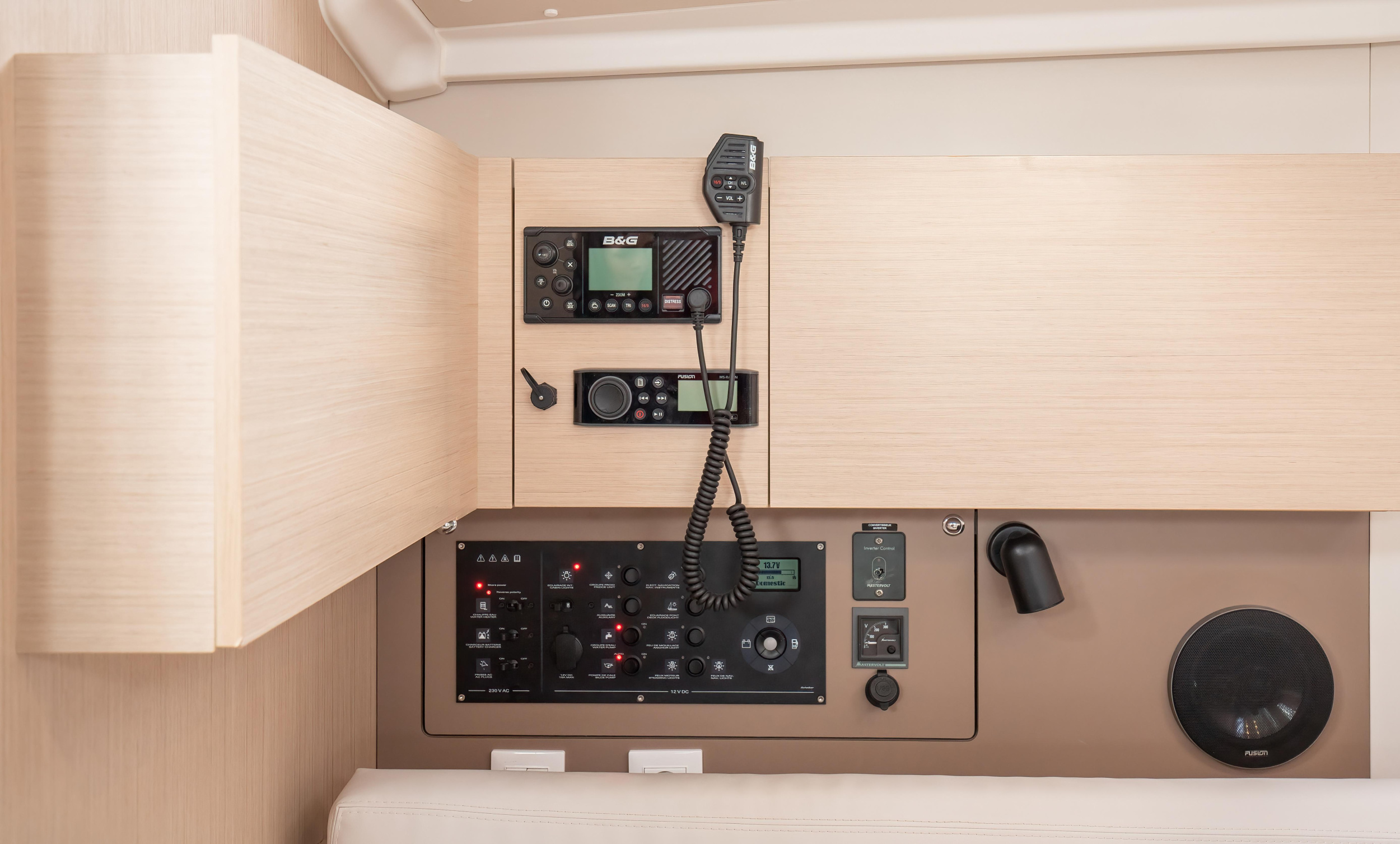 Oceanis 38.1 — photo 7