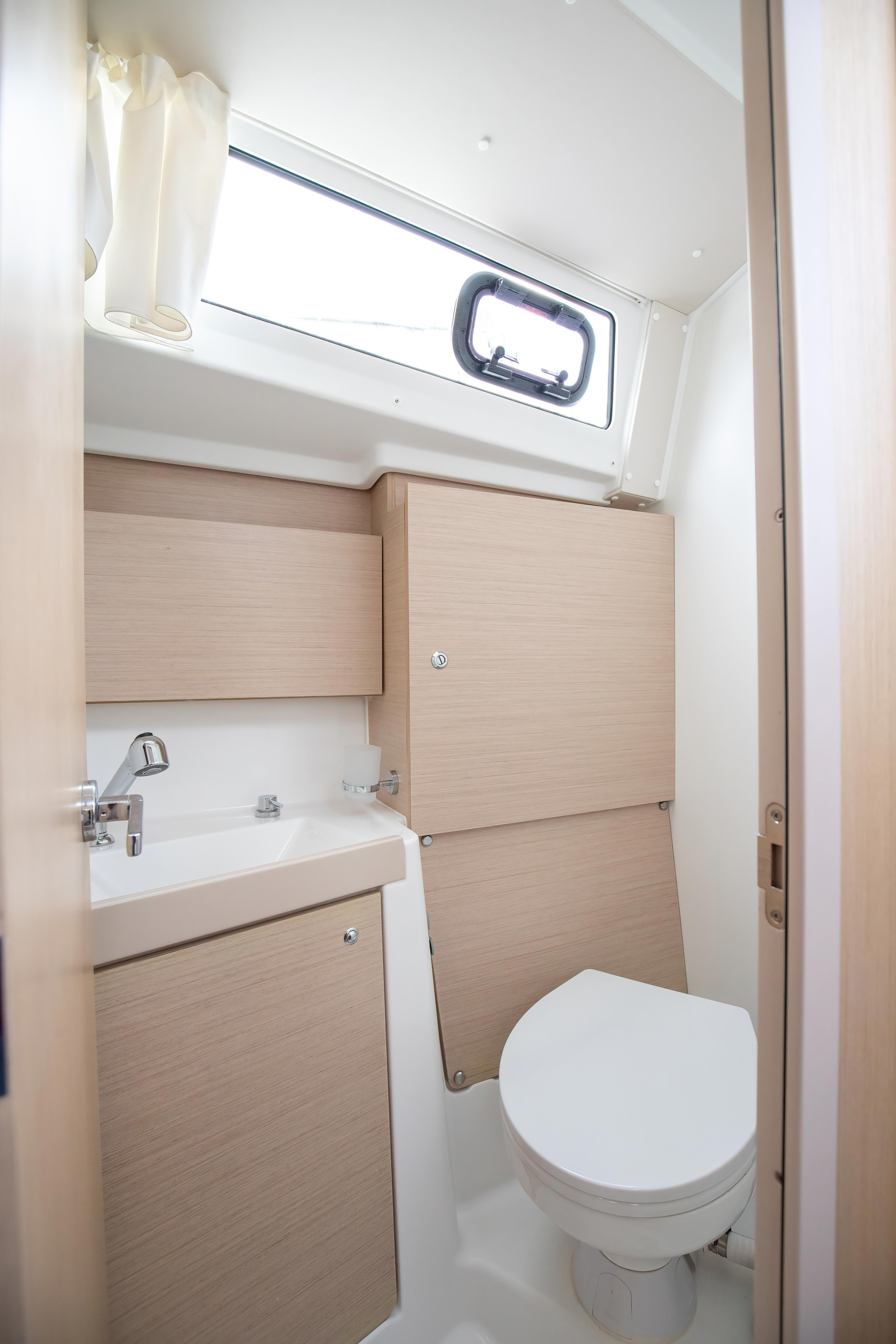 Oceanis 38.1 — photo 11