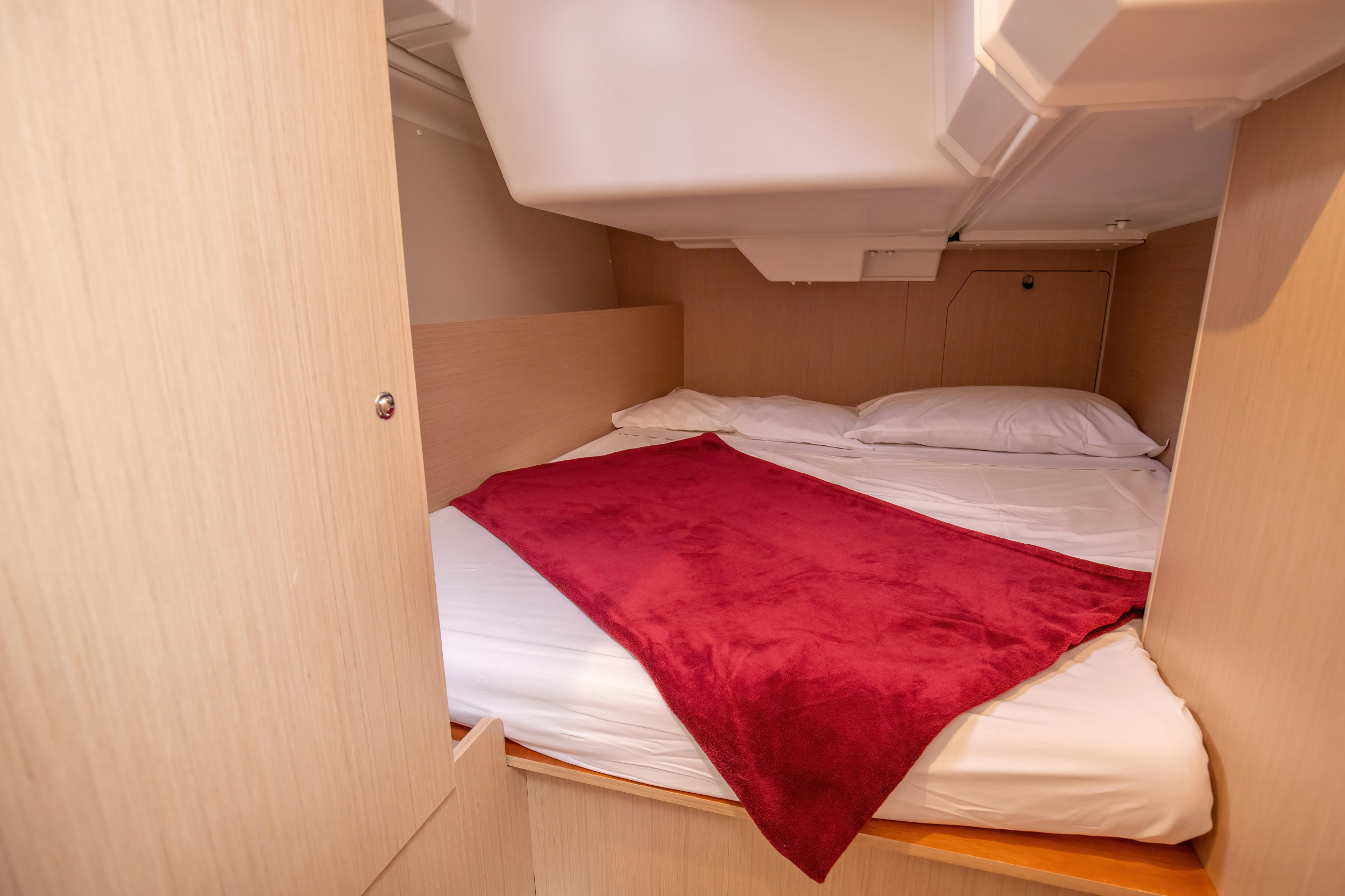 Oceanis 38.1 — photo 15