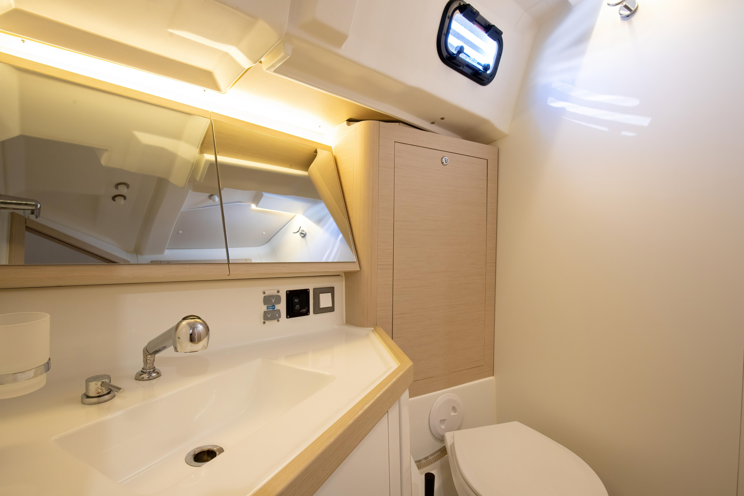 Oceanis 46.1 (5 cab) — photo 9