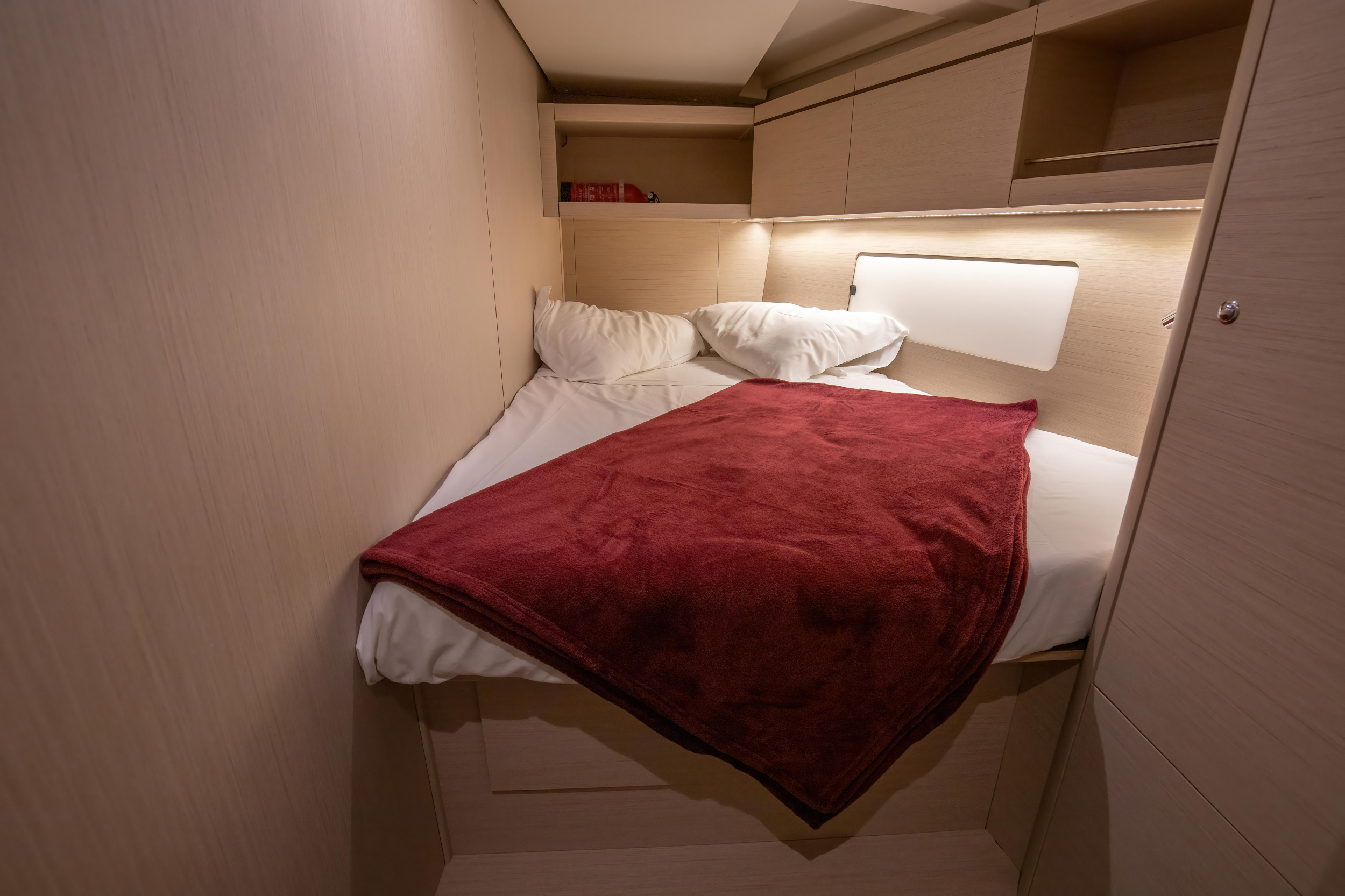 Oceanis 46.1 (5 cab) — photo 8