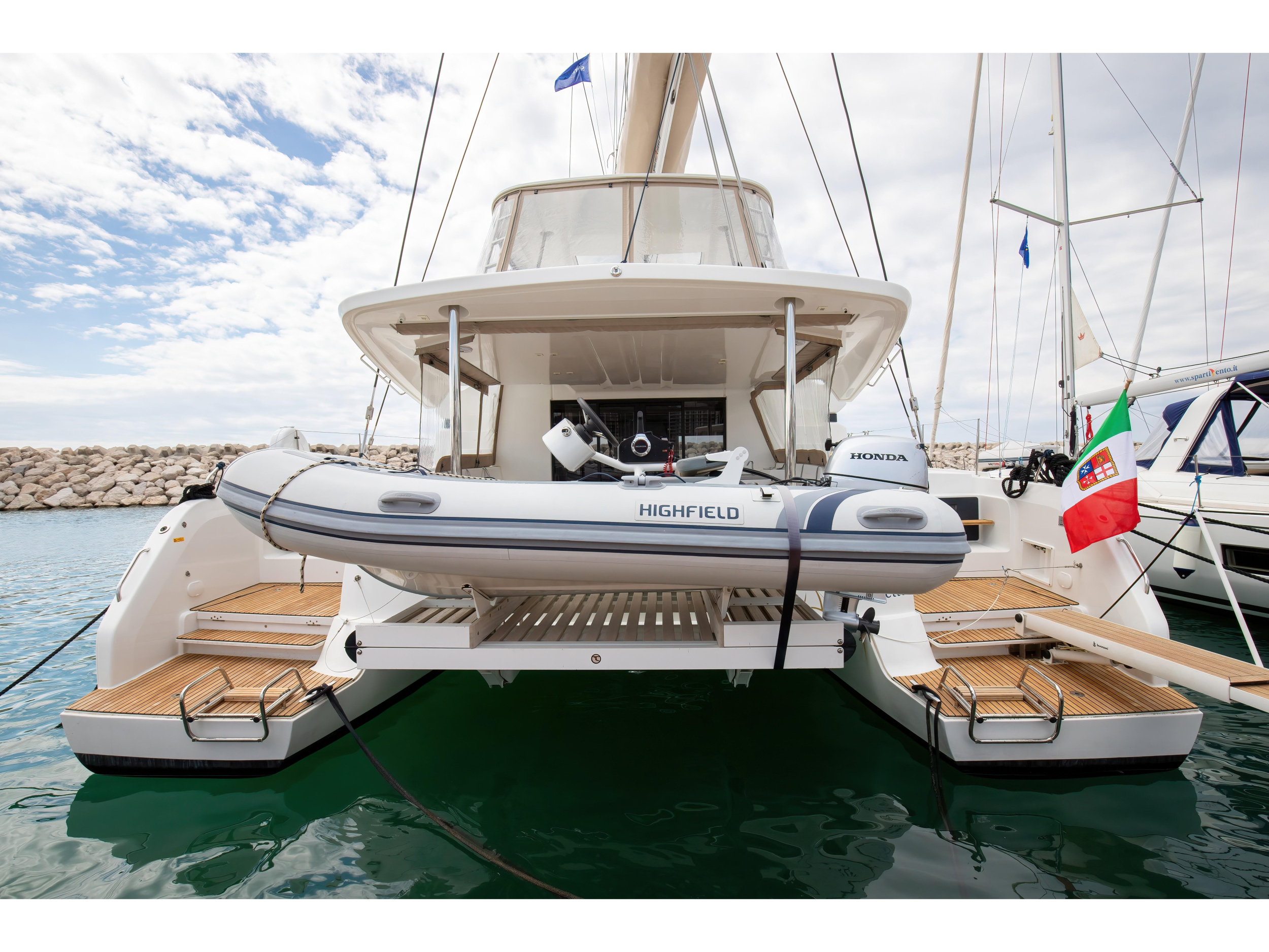 Lagoon 50 (6 cab) — photo 1