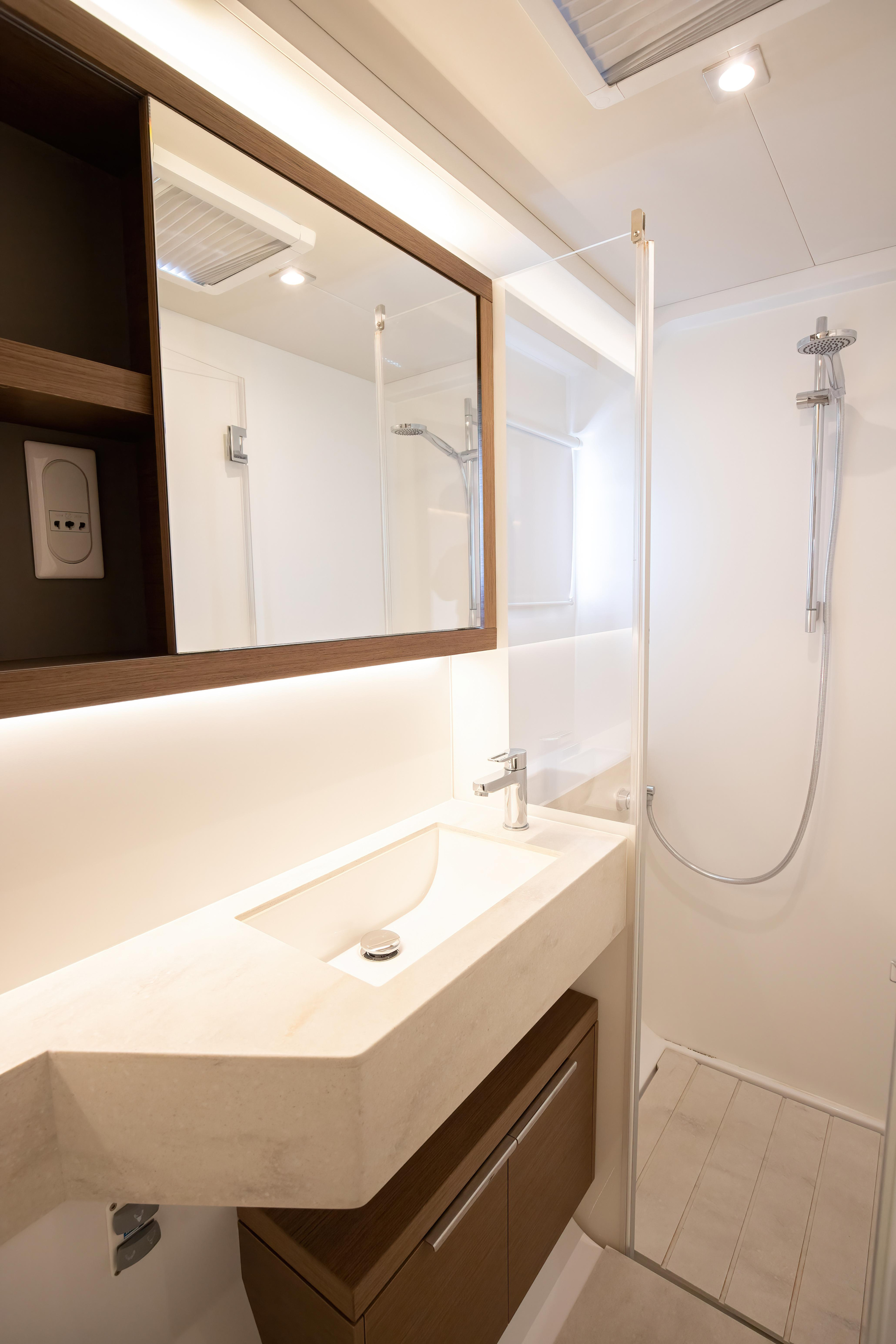Lagoon 50 (6 cab) — photo 16
