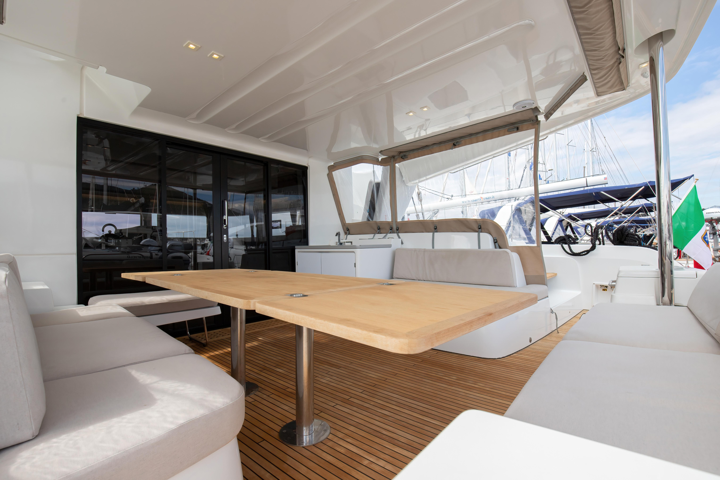 Lagoon 50 (6 cab) — photo 37