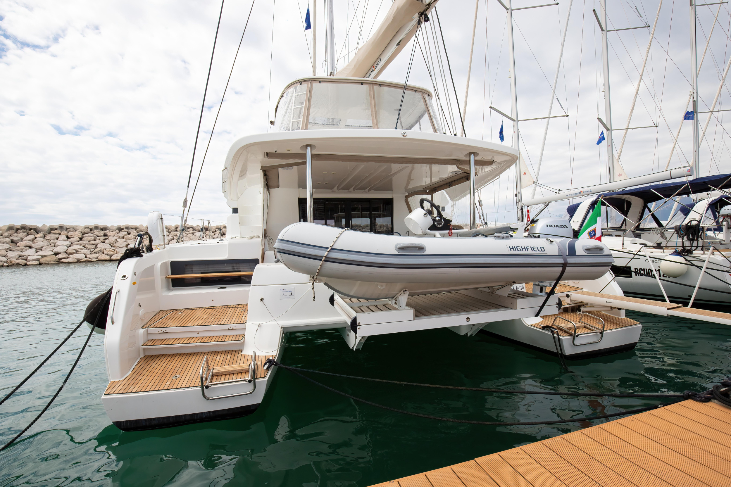 Lagoon 50 (6 cab) — photo 35