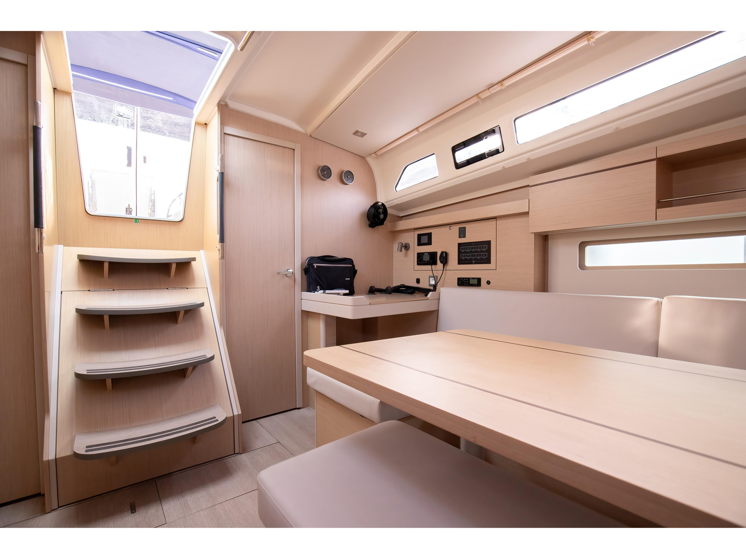 Oceanis 40.1 — photo 30