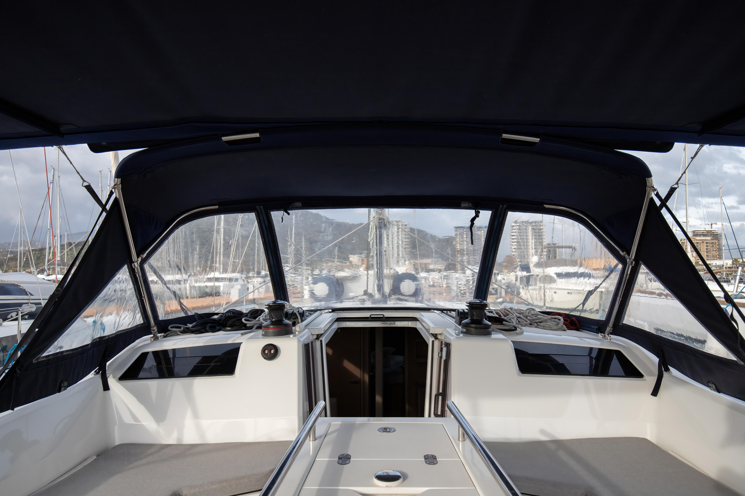 Oceanis 40.1 — photo 31
