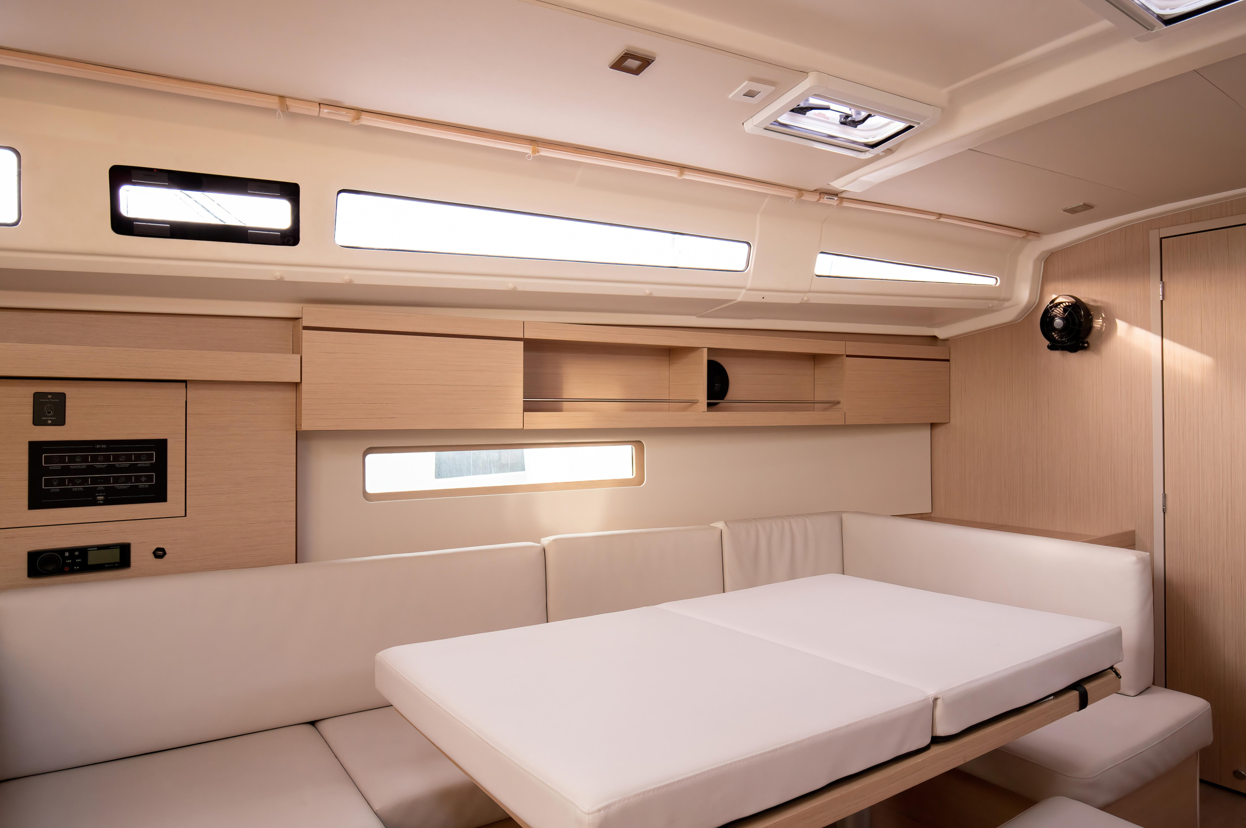 Oceanis 40.1 — photo 23