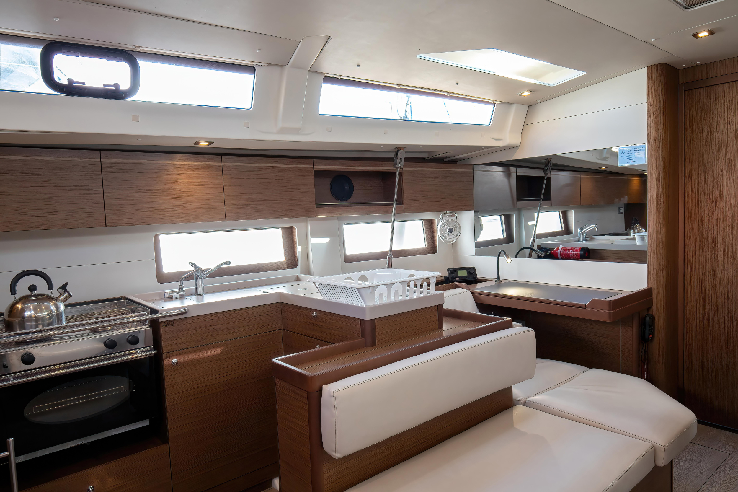Oceanis 51.1 — photo 21