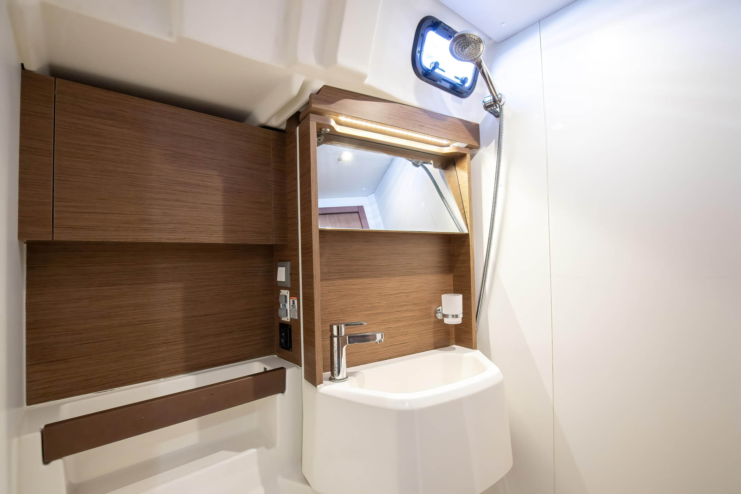 Oceanis 51.1 — photo 29
