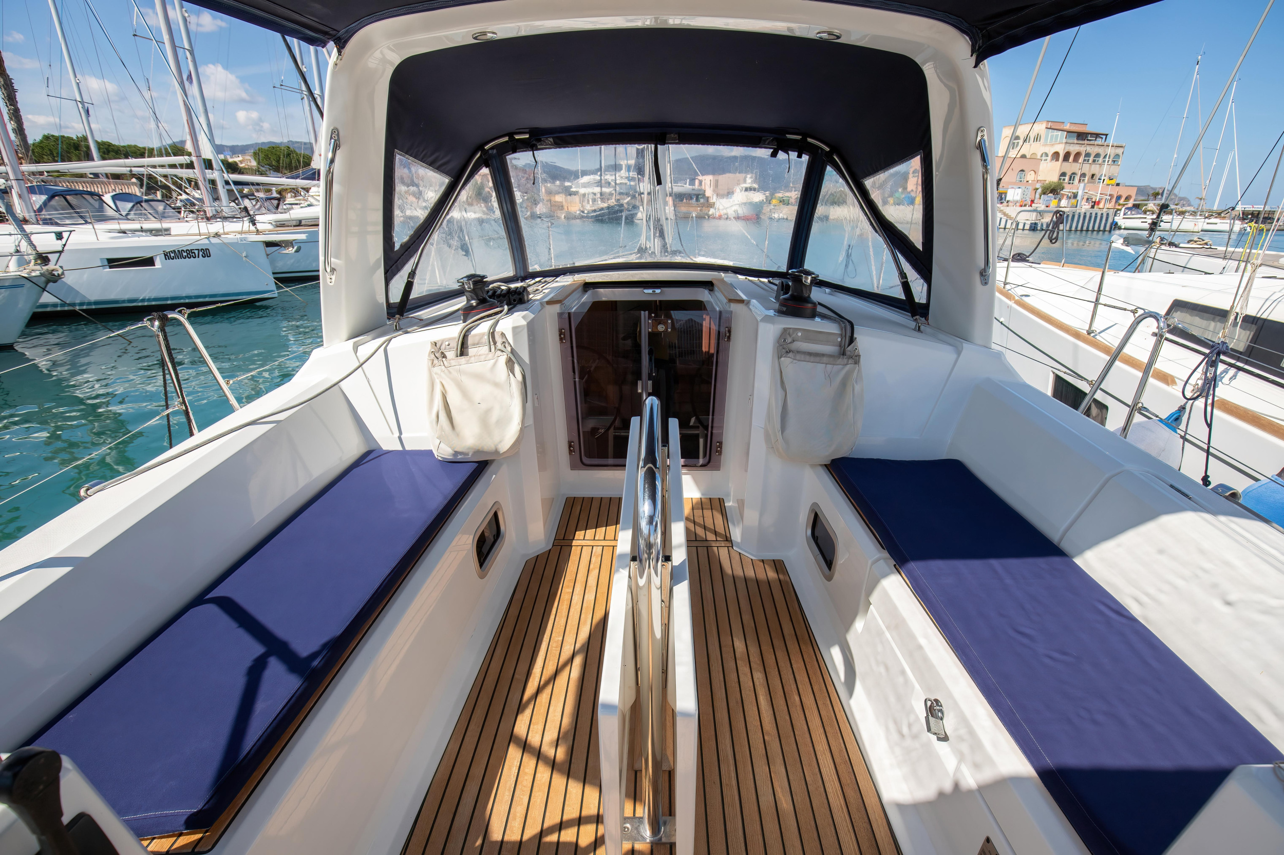 Oceanis 35.1 — photo 17