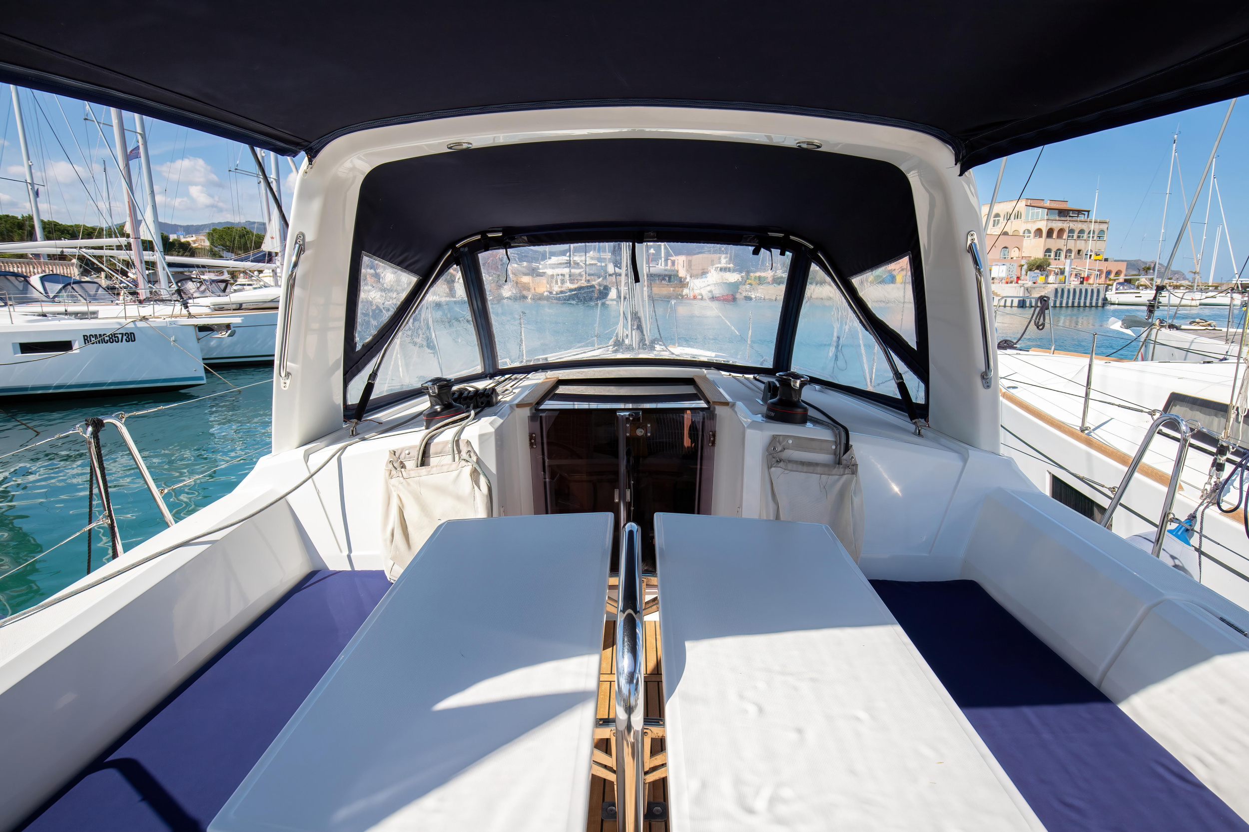 Oceanis 35.1 — photo 21