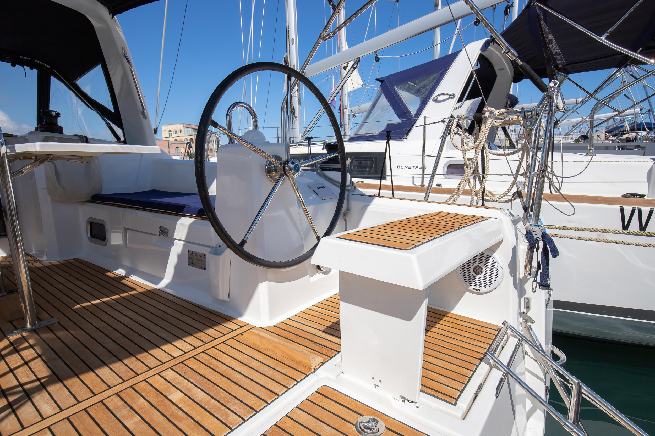 Oceanis 35.1 — photo 10