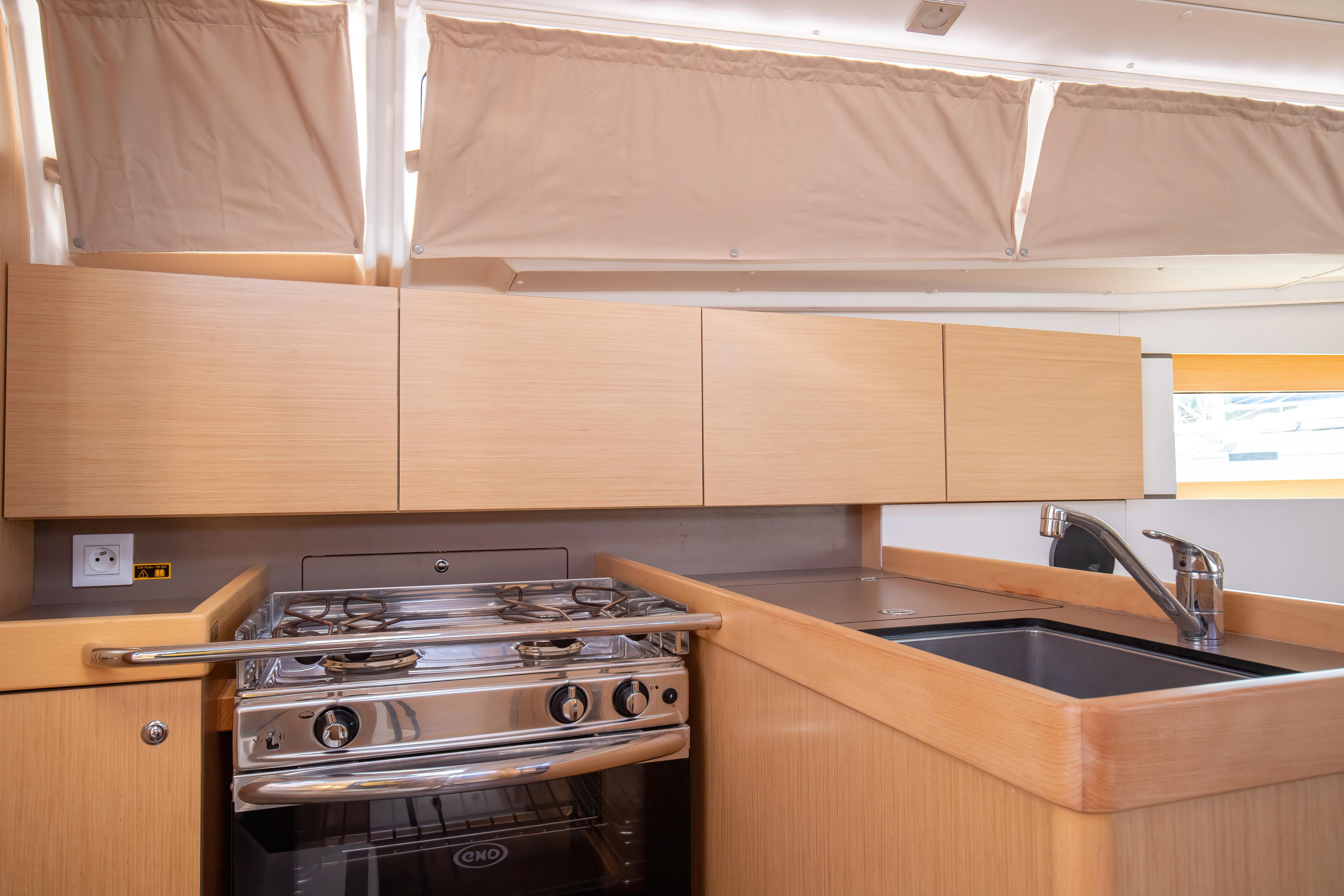 Oceanis 35.1 — photo 11