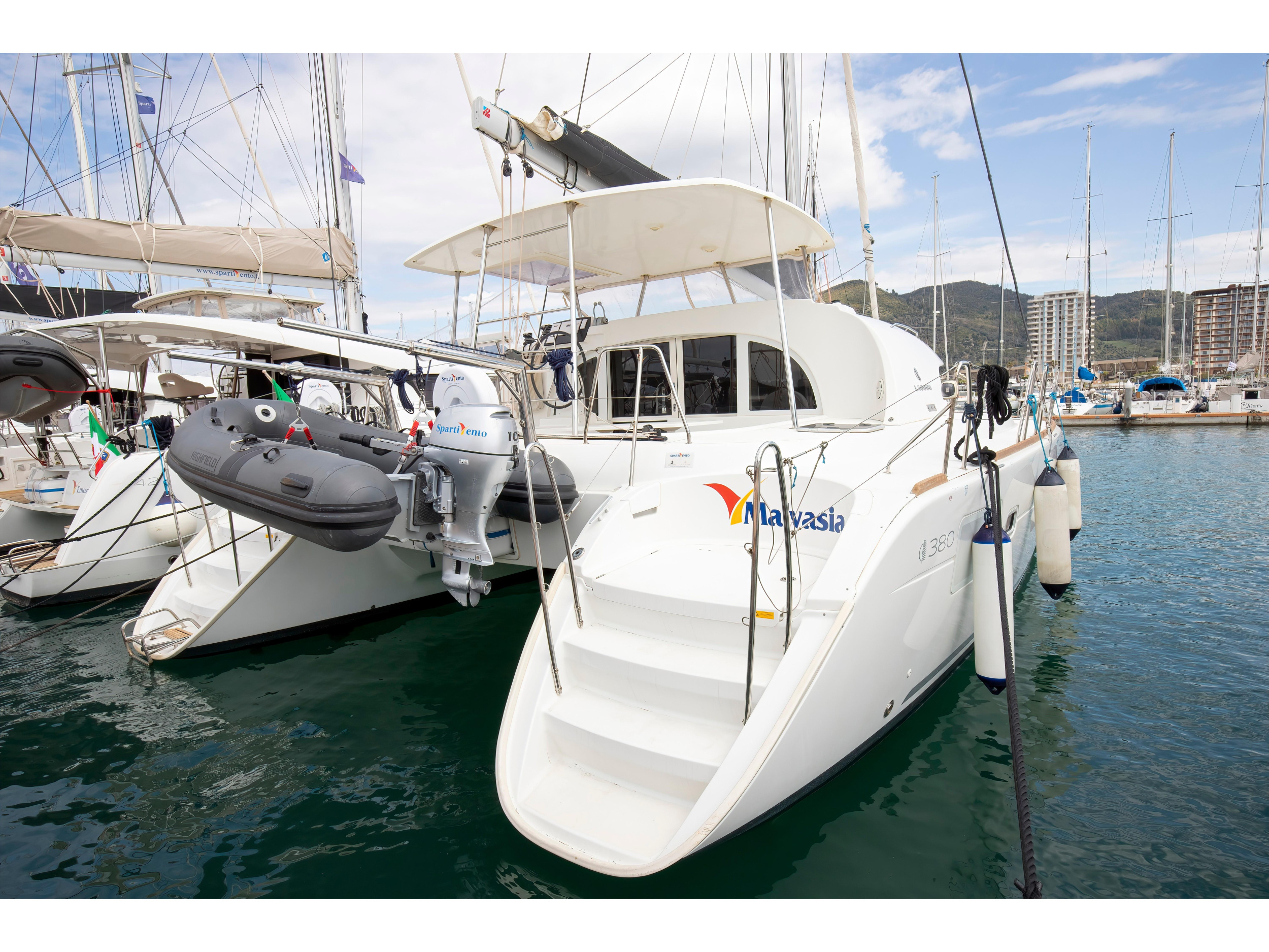 Lagoon 380 S2 — photo 1