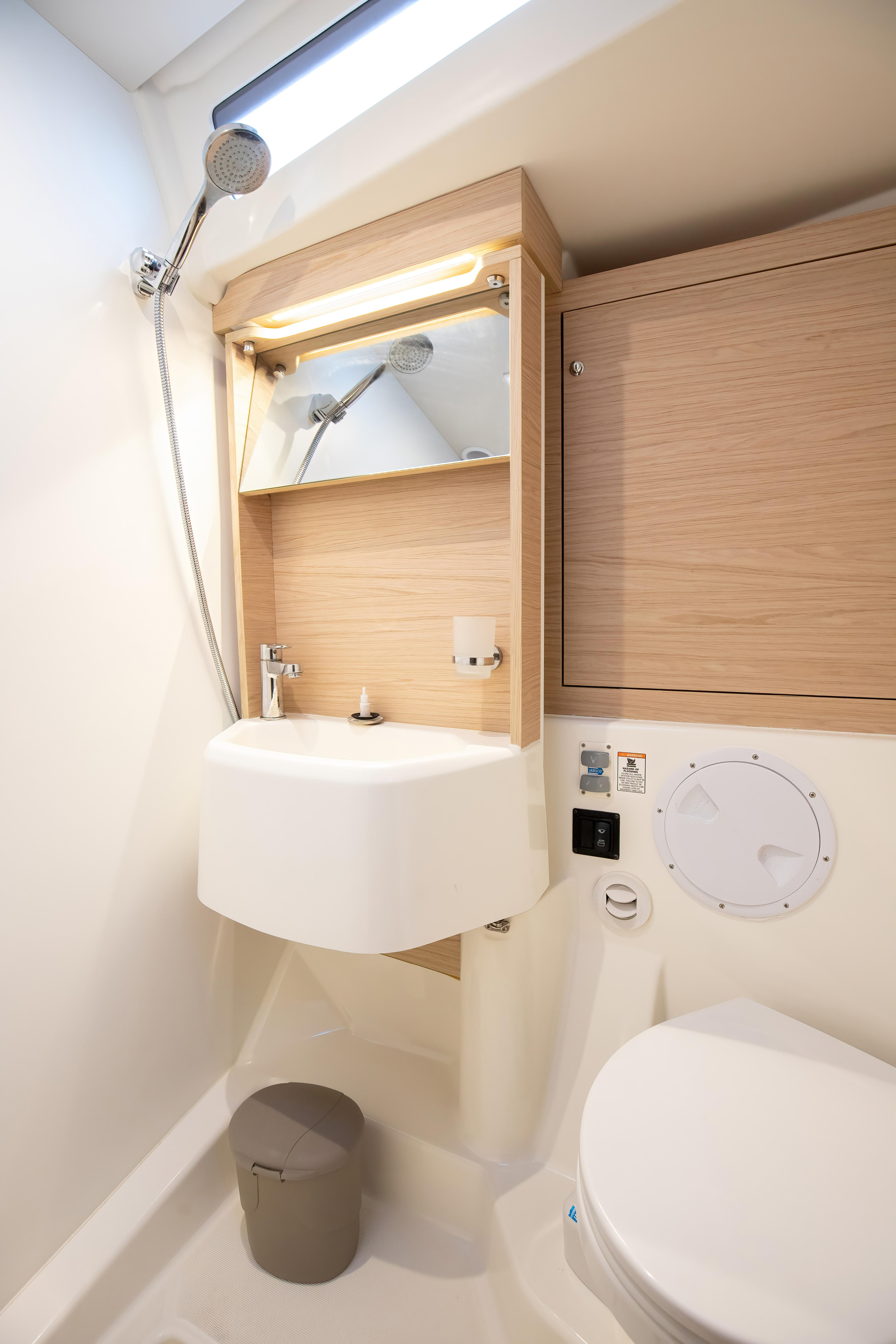 Oceanis 51.1 (4 cab) — photo 7