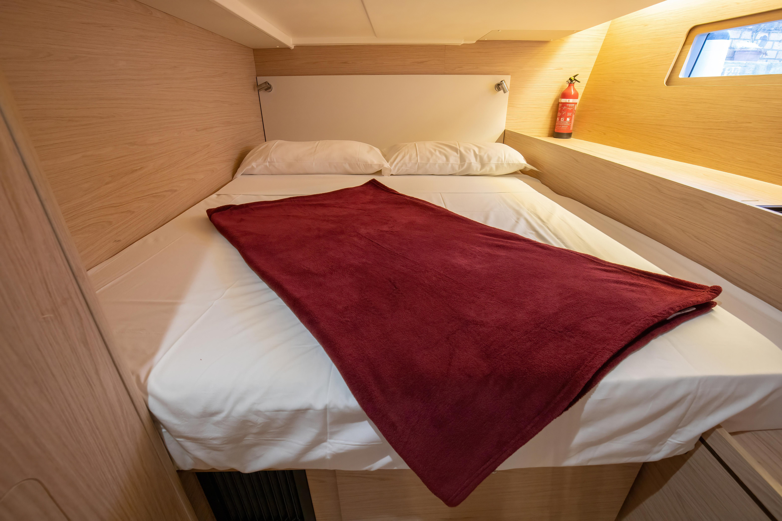 Oceanis 51.1 (4 cab) — photo 27