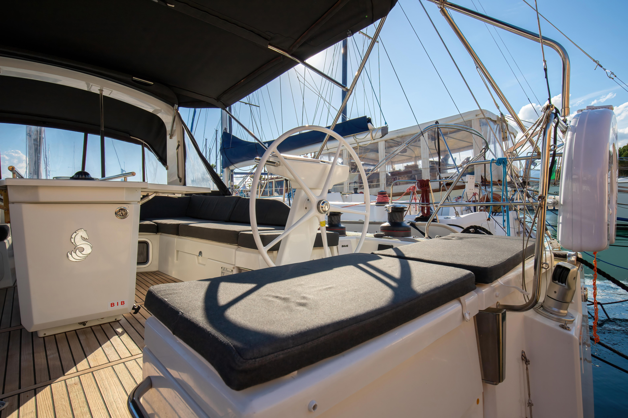 Oceanis 51.1 (4 cab) — photo 13