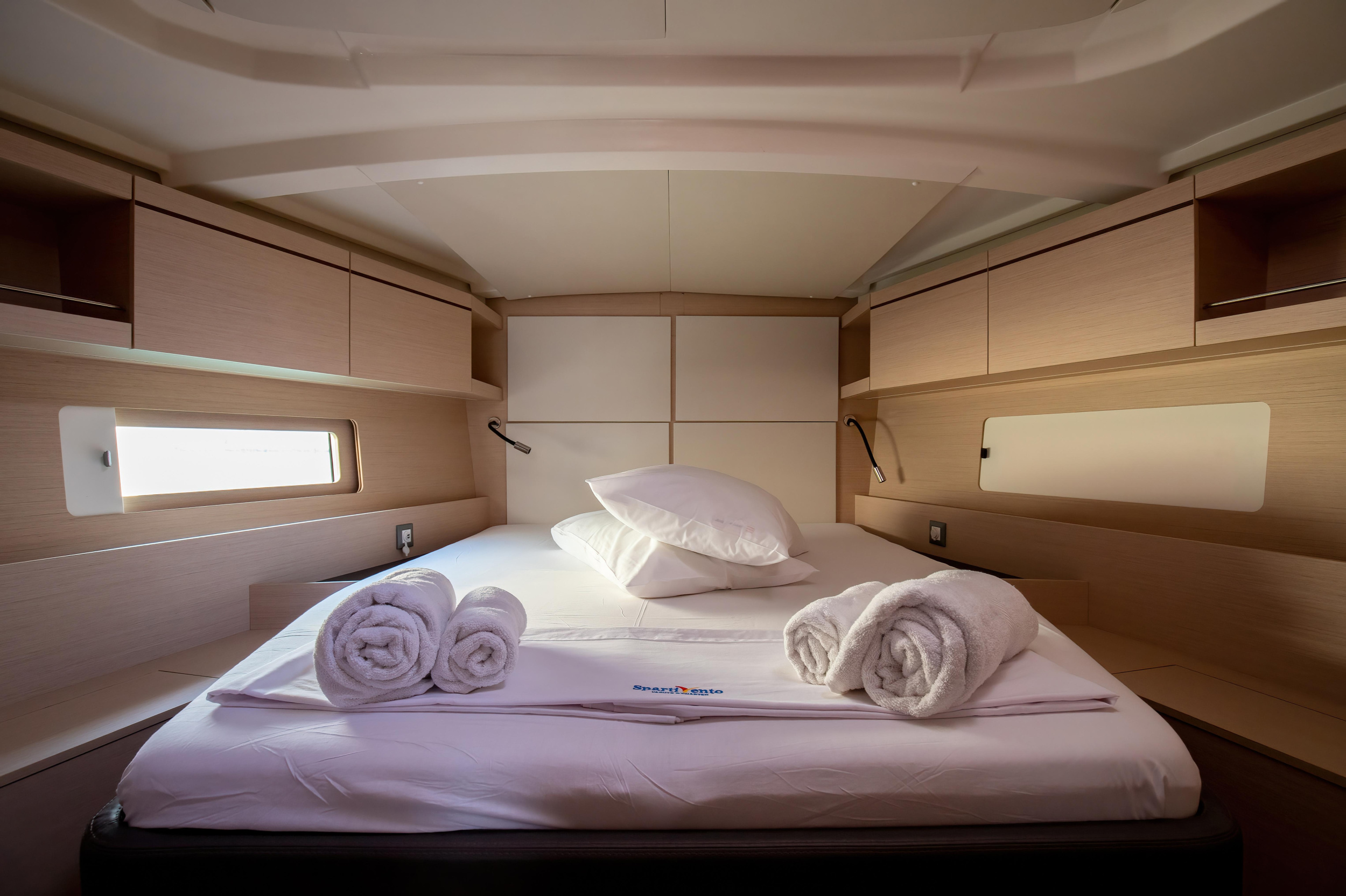 Oceanis 46.1 (bunk cab) — photo 17